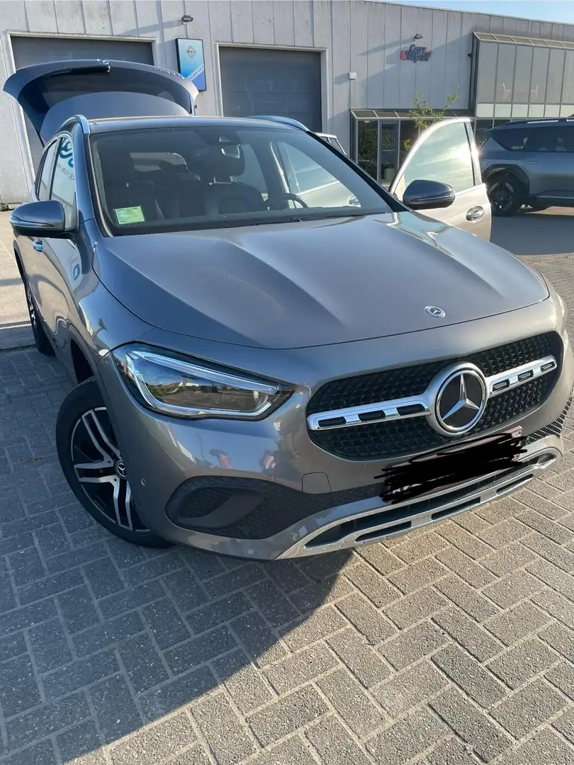 Mercedes-Benz GLA 250 e 8G-DCT business plus Grijs - 1