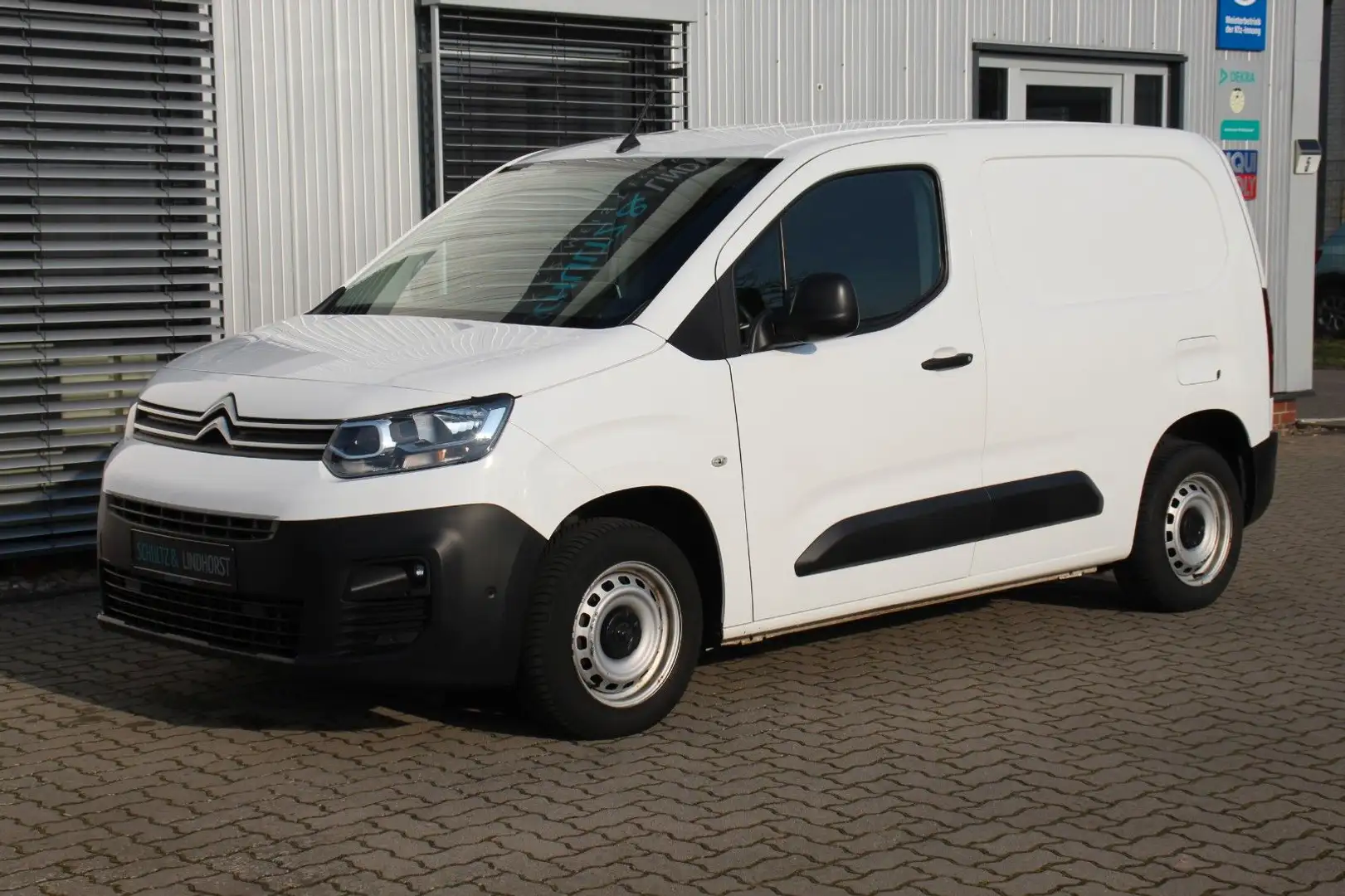 Citroen Berlingo Kasten BlueHDi 100 Club M |AHK|NAV|RFK| Weiß - 1