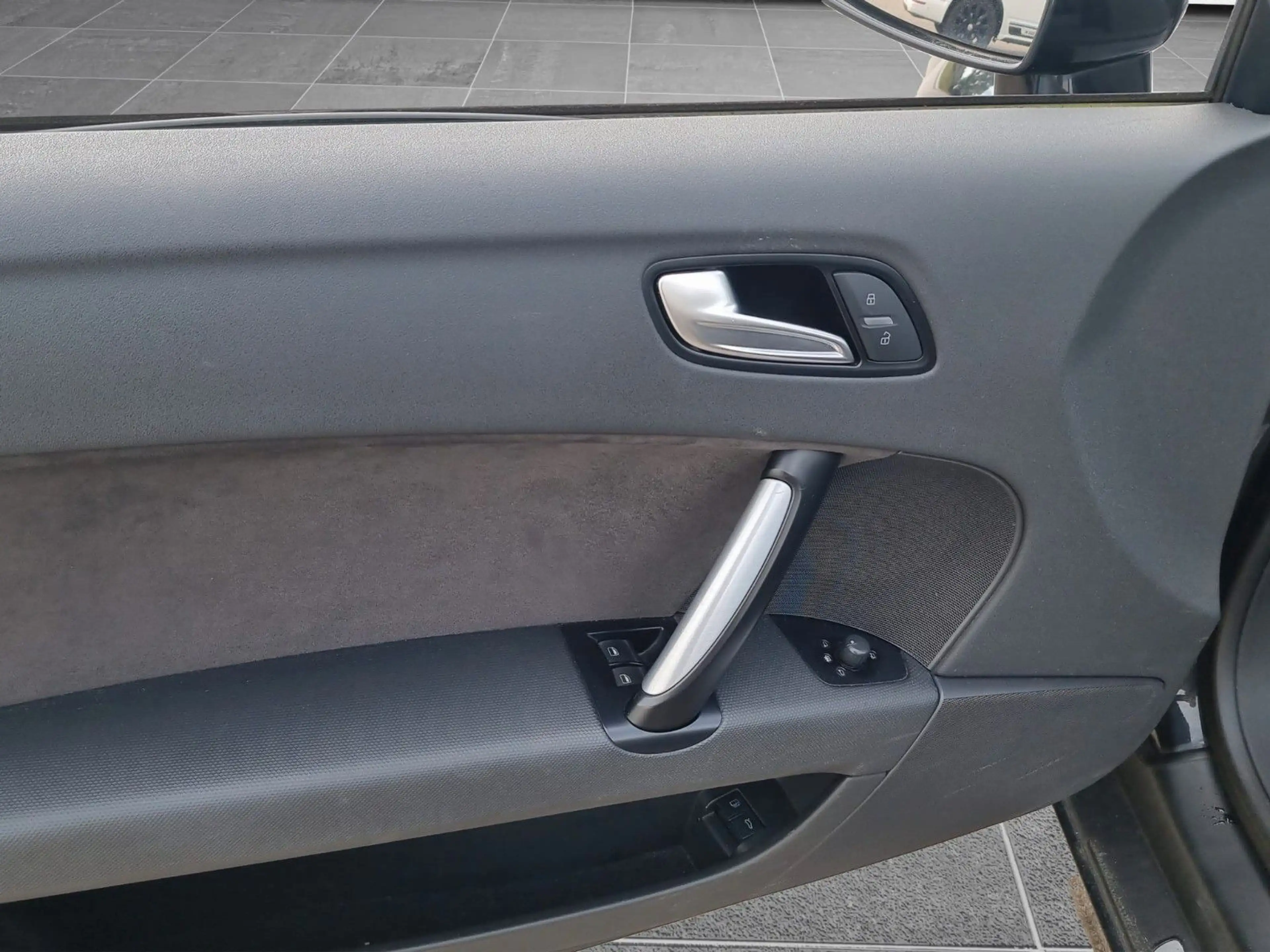 Audi TT 1.8 TFSI Roadster Leder, Xenon, CarPlay, SHZ — photo 11