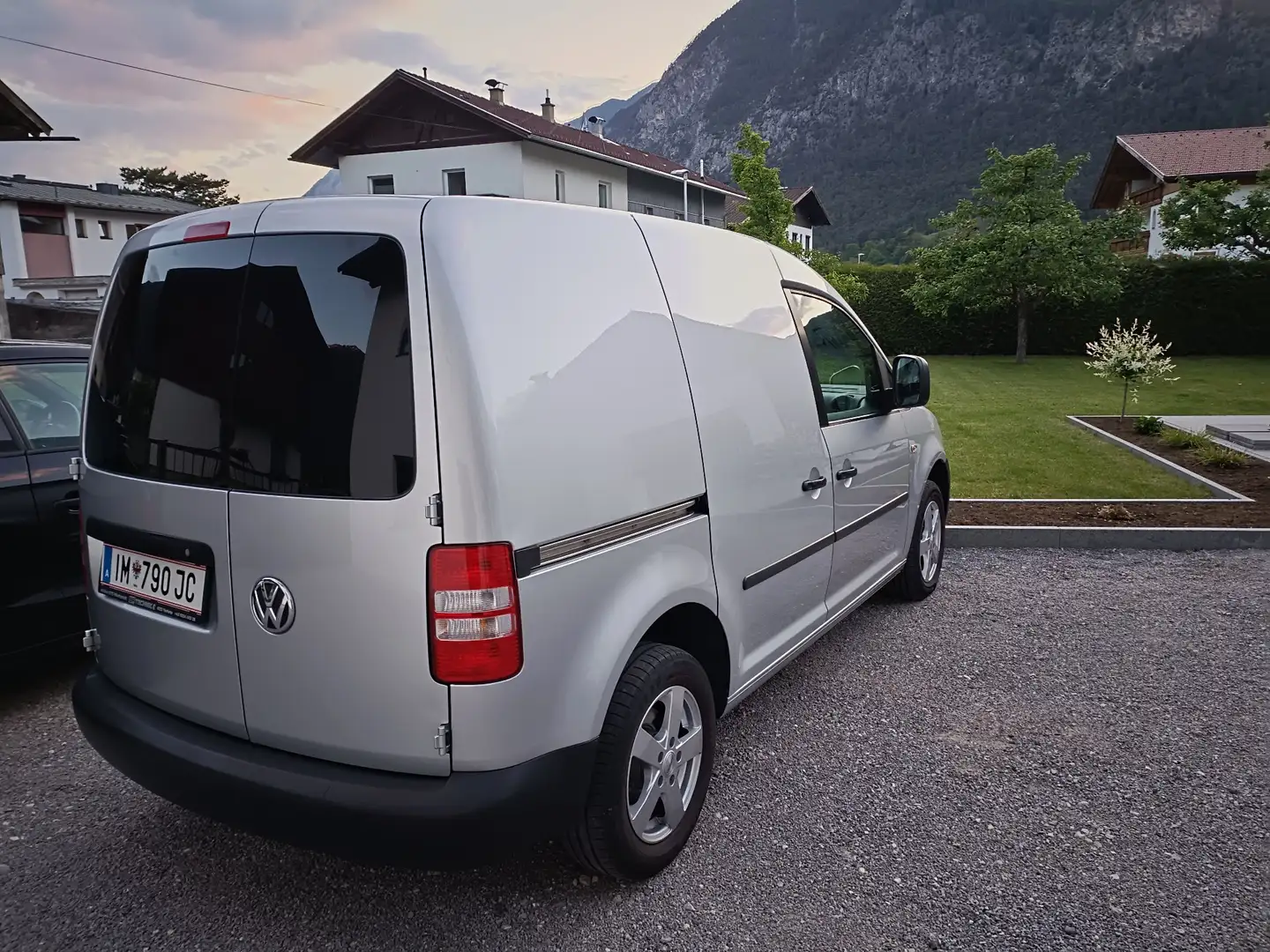 Volkswagen Caddy Kombi Cross 1,6 TDI DPF - 2