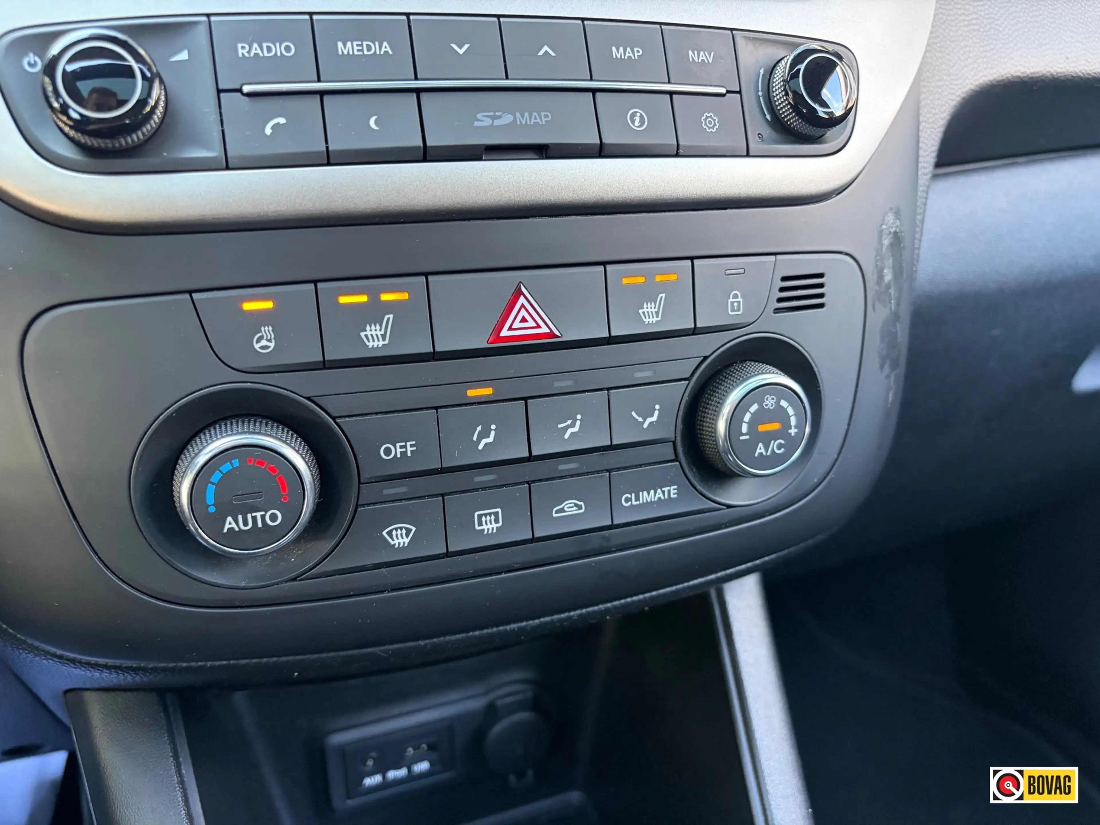 Kia Venga 1.4 CVVT ExecutiveLine PANORAMADAK STOELVERWARMING — photo 28