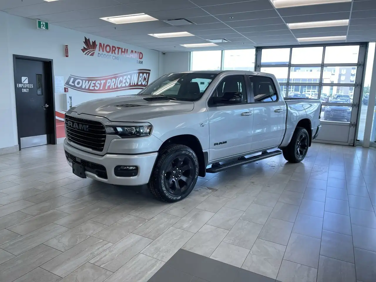 RAM 1500 снимка RAM 1500