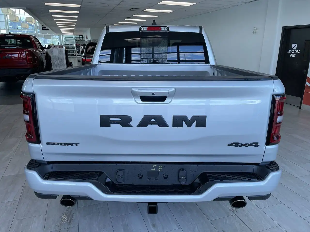RAM 1500 снимка RAM 1500