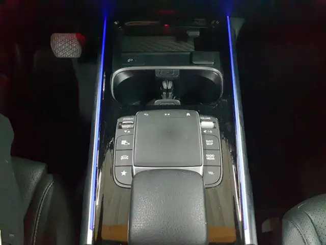 Mercedes-Benz GLB view 10