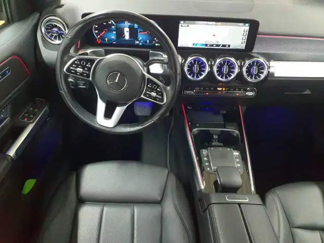 Mercedes-Benz GLB view 9