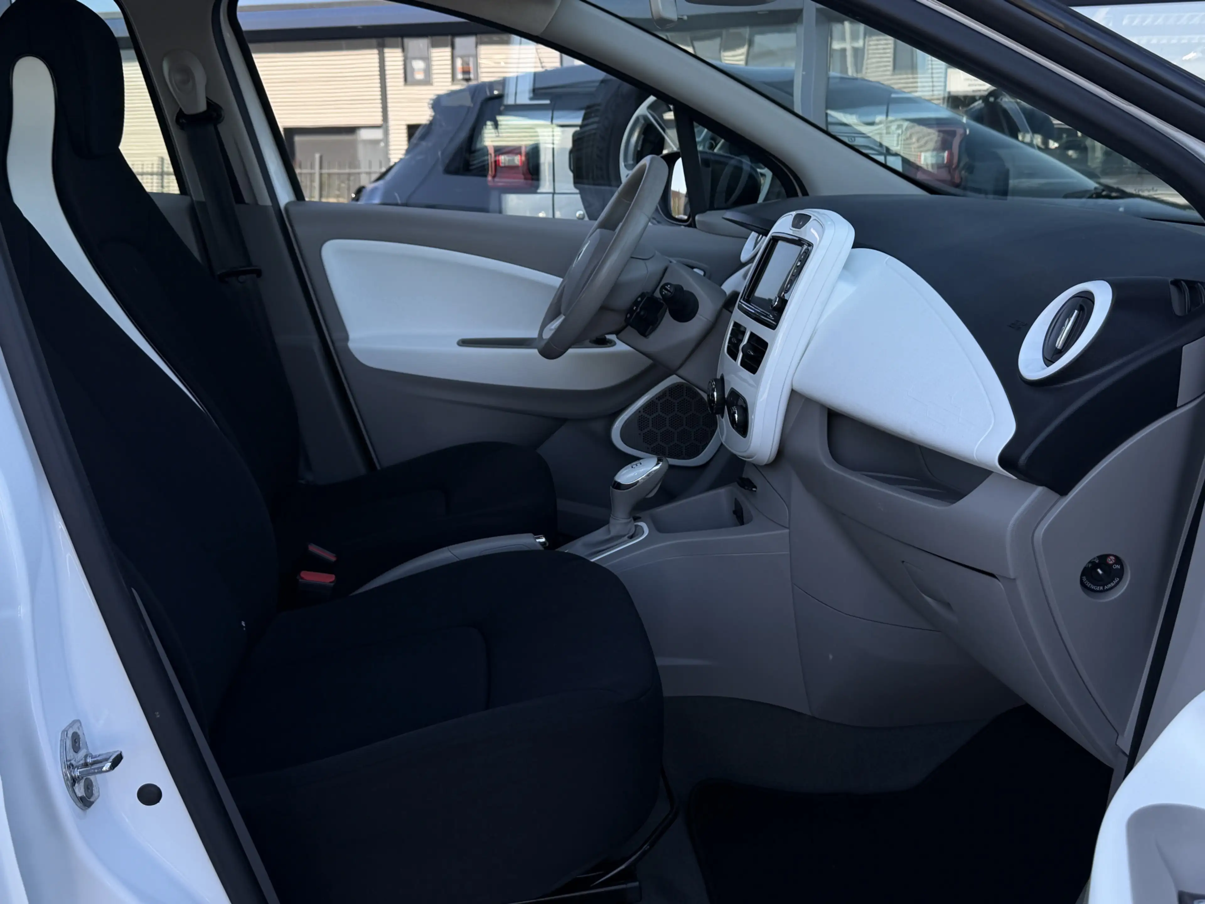 Renault ZOE R90 Life 41 kWh (ex Accu) I Aut. I Clima I Navi — photo 8