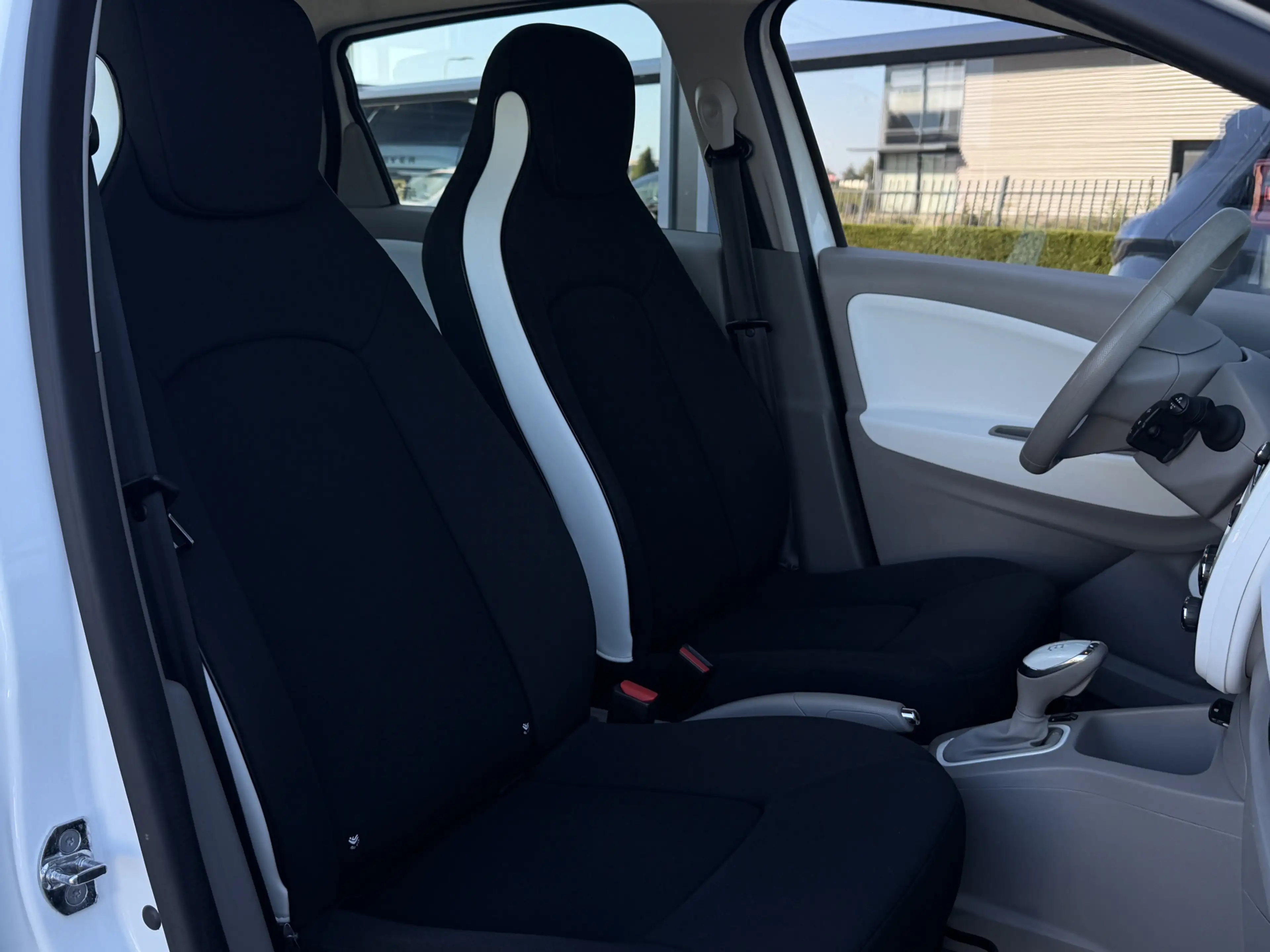 Renault ZOE R90 Life 41 kWh (ex Accu) I Aut. I Clima I Navi — photo 9