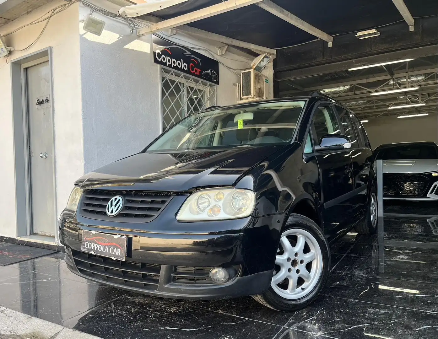 Volkswagen Touran 2.0 Highline ecofuel Nero - 2