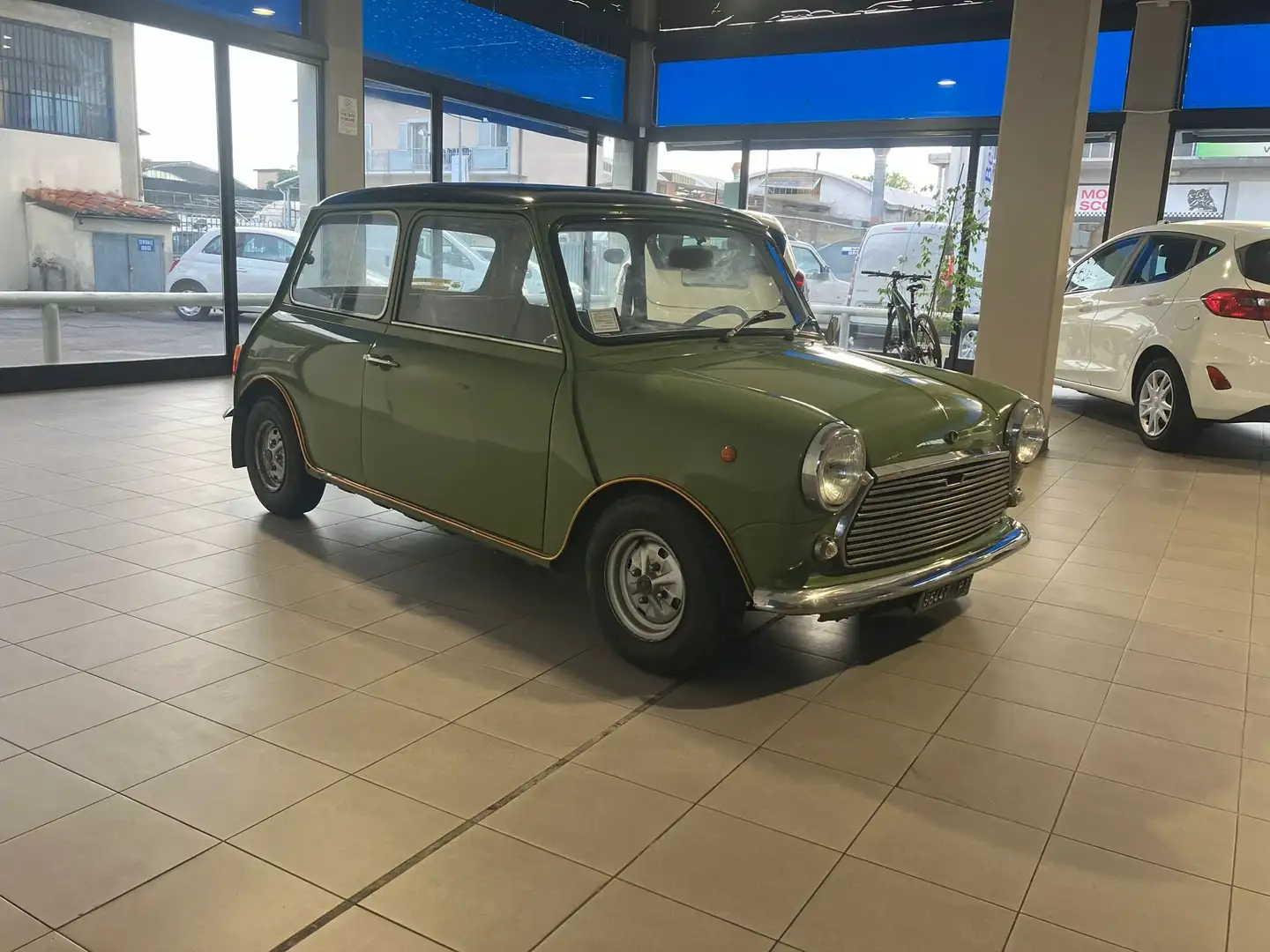 Innocenti Mini 1000 Cooper MK3 " vetrone" Groen - 1