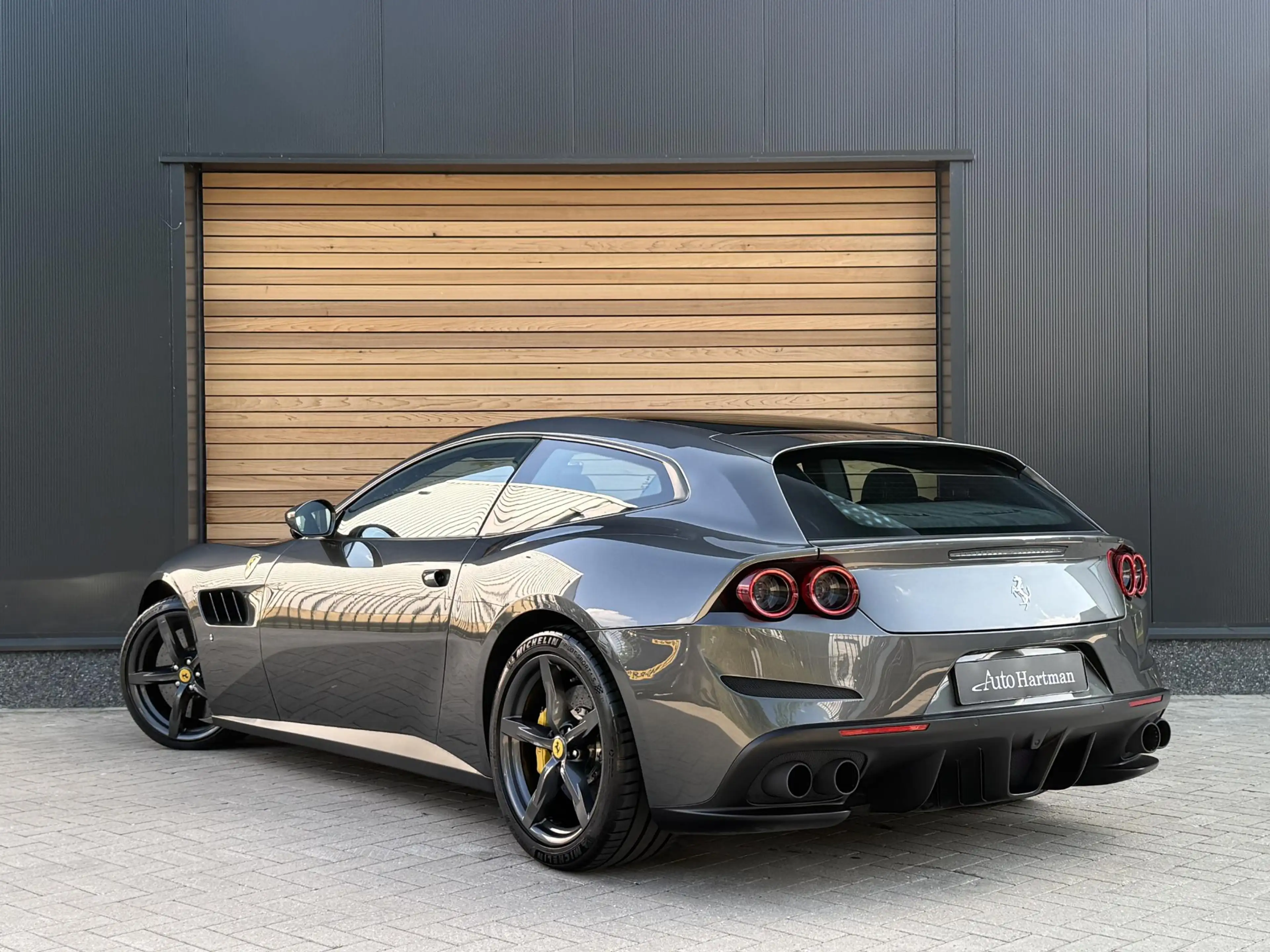 Ferrari GTC4 Lusso GTC4Lusso T 3.9 V8 LIFT|PANO|P.DISPLAY|CARBON — photo 3