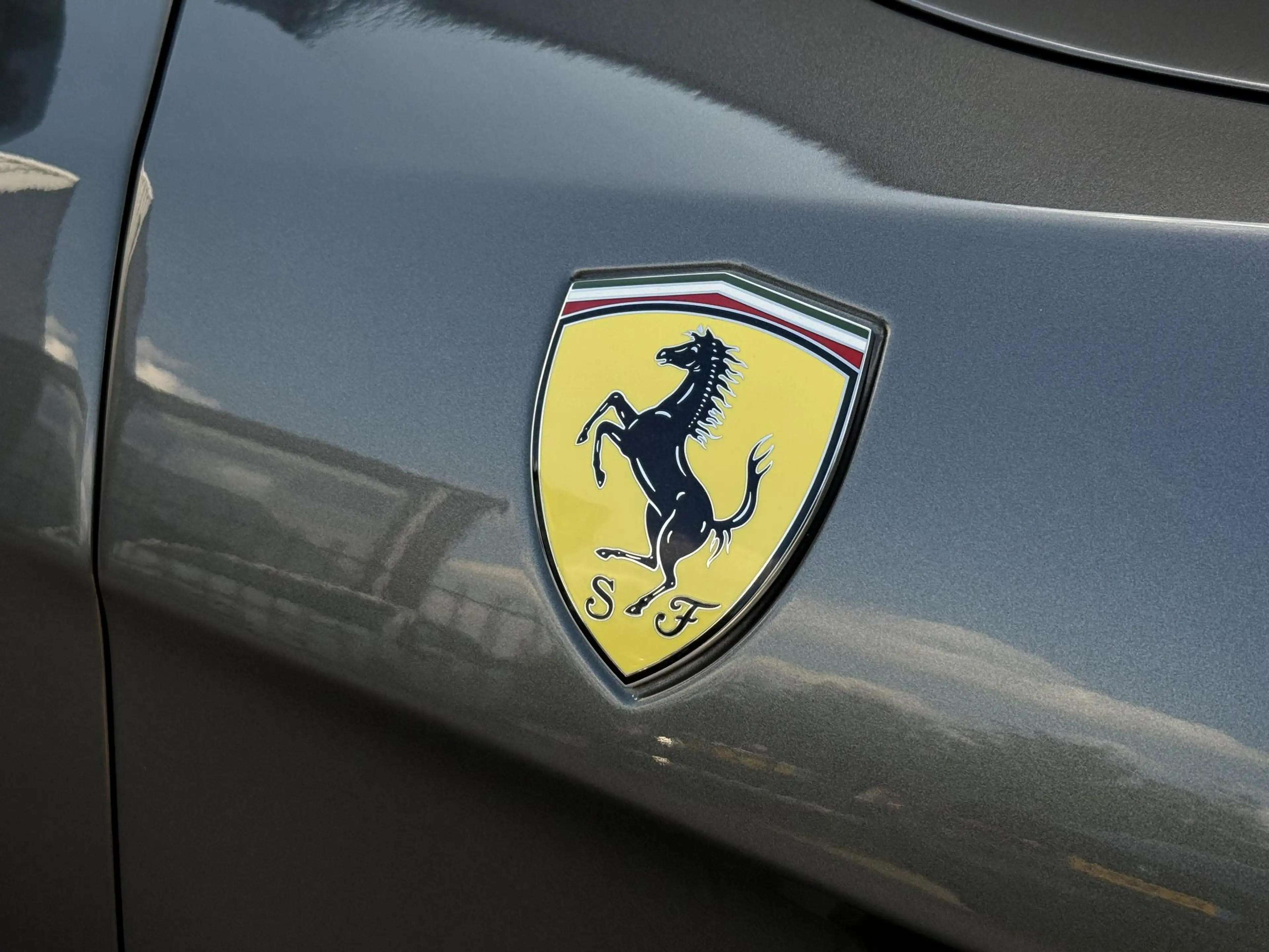 Ferrari GTC4 Lusso GTC4Lusso T 3.9 V8 LIFT|PANO|P.DISPLAY|CARBON — photo 9