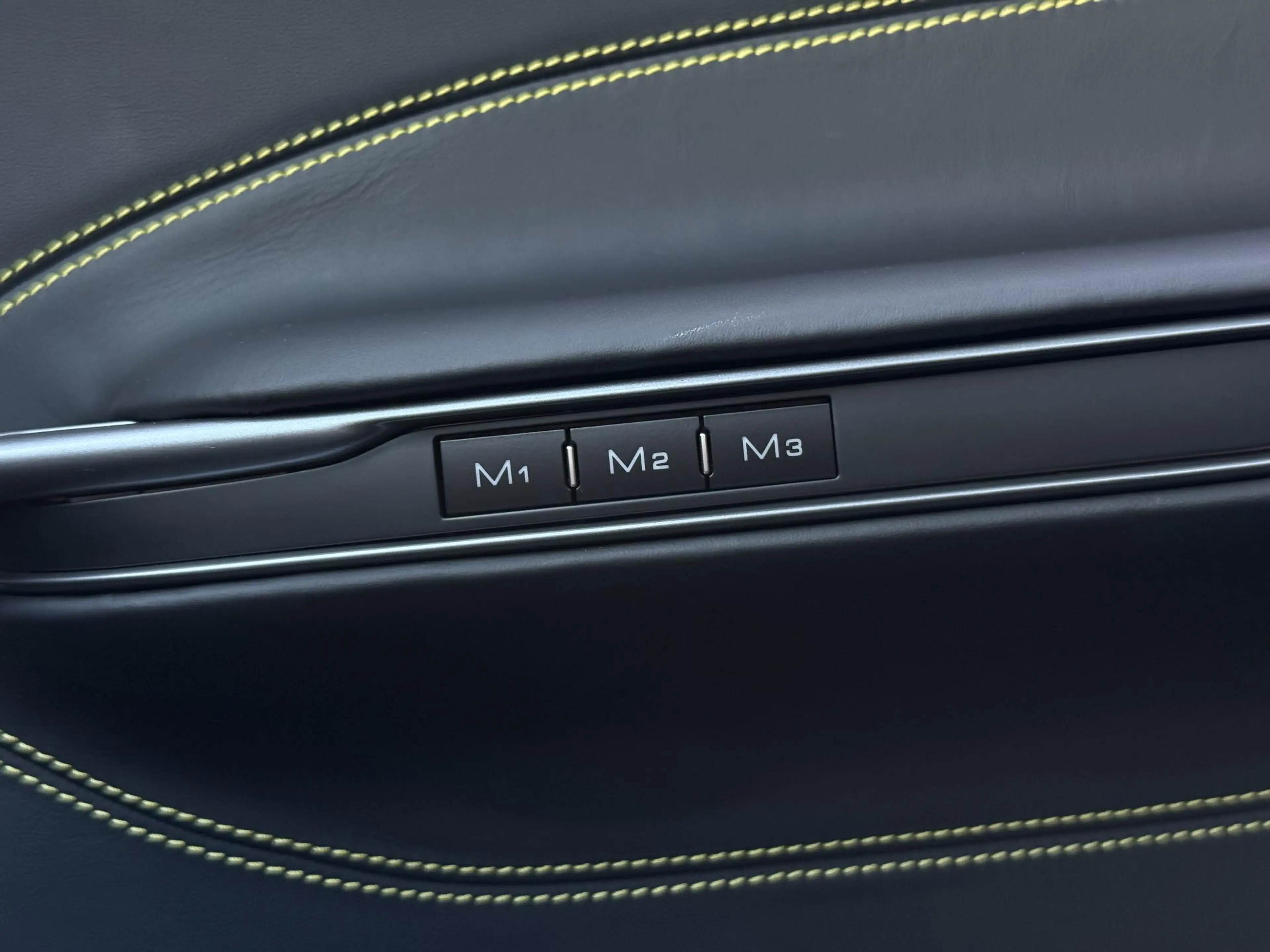 Ferrari GTC4 Lusso GTC4Lusso T 3.9 V8 LIFT|PANO|P.DISPLAY|CARBON — photo 15
