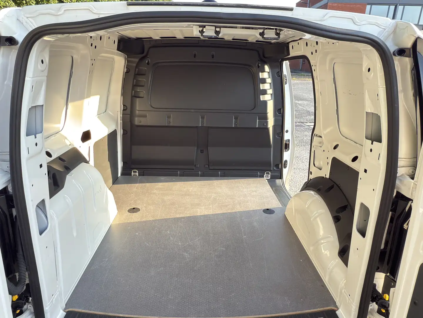 Volkswagen Caddy VolksWagen Caddy Cargo – 1.5 TSI Wit - 2