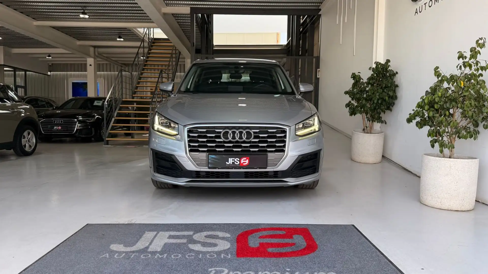 Audi Q2 1.6TDI Sport edition S tronic 85kW Gris - 2