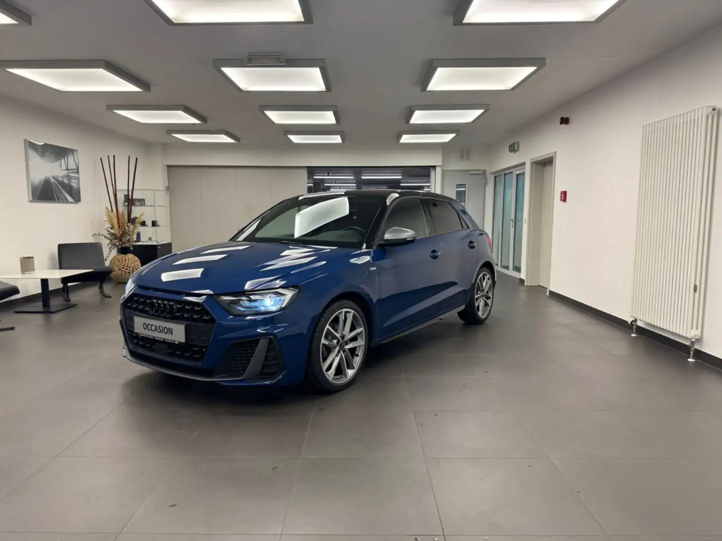 Audi A1 Sportback S line 30 TFSI 81(110) kW(ch) boîte méca Bleu - 1