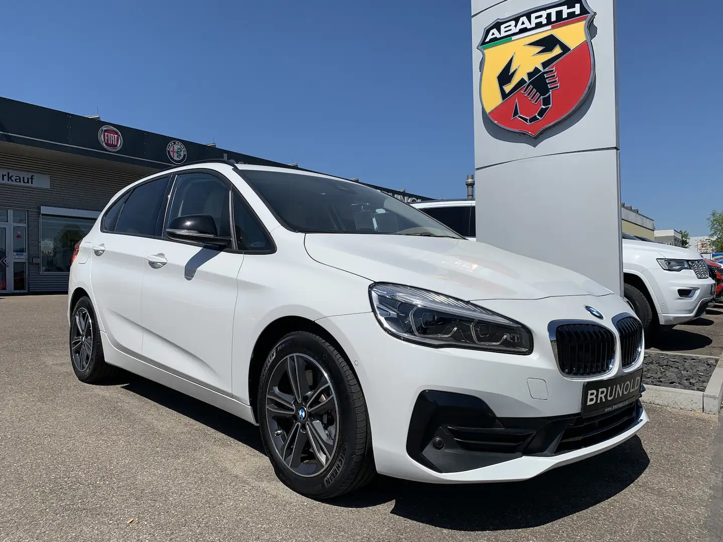 BMW 225 225 xe iPerformance Sport Line bijela - 1