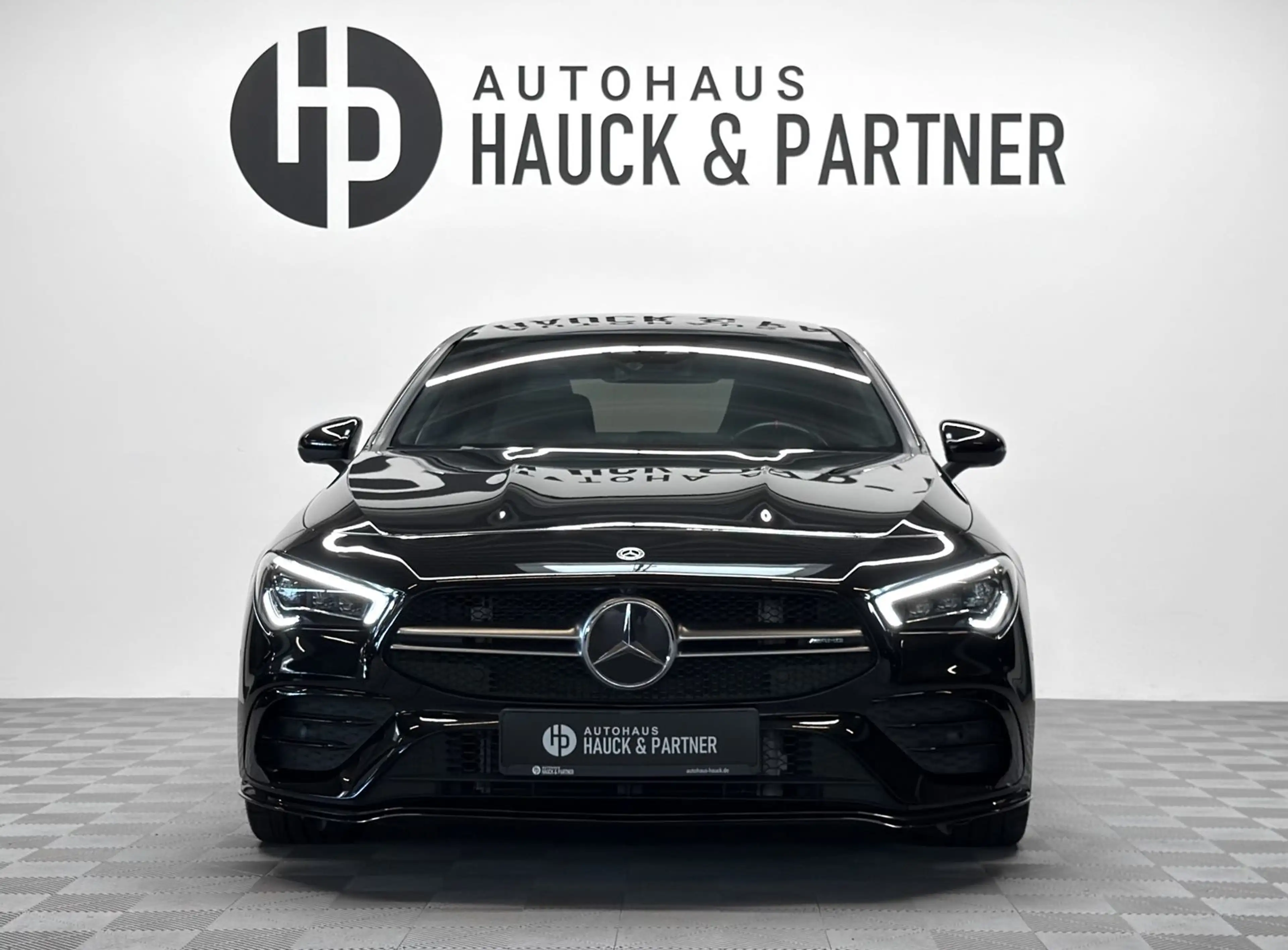 Mercedes-Benz CLA 35 AMG 4M *Aero*Pano*360°*Perf. Lenk*KeyGo* — photo 2