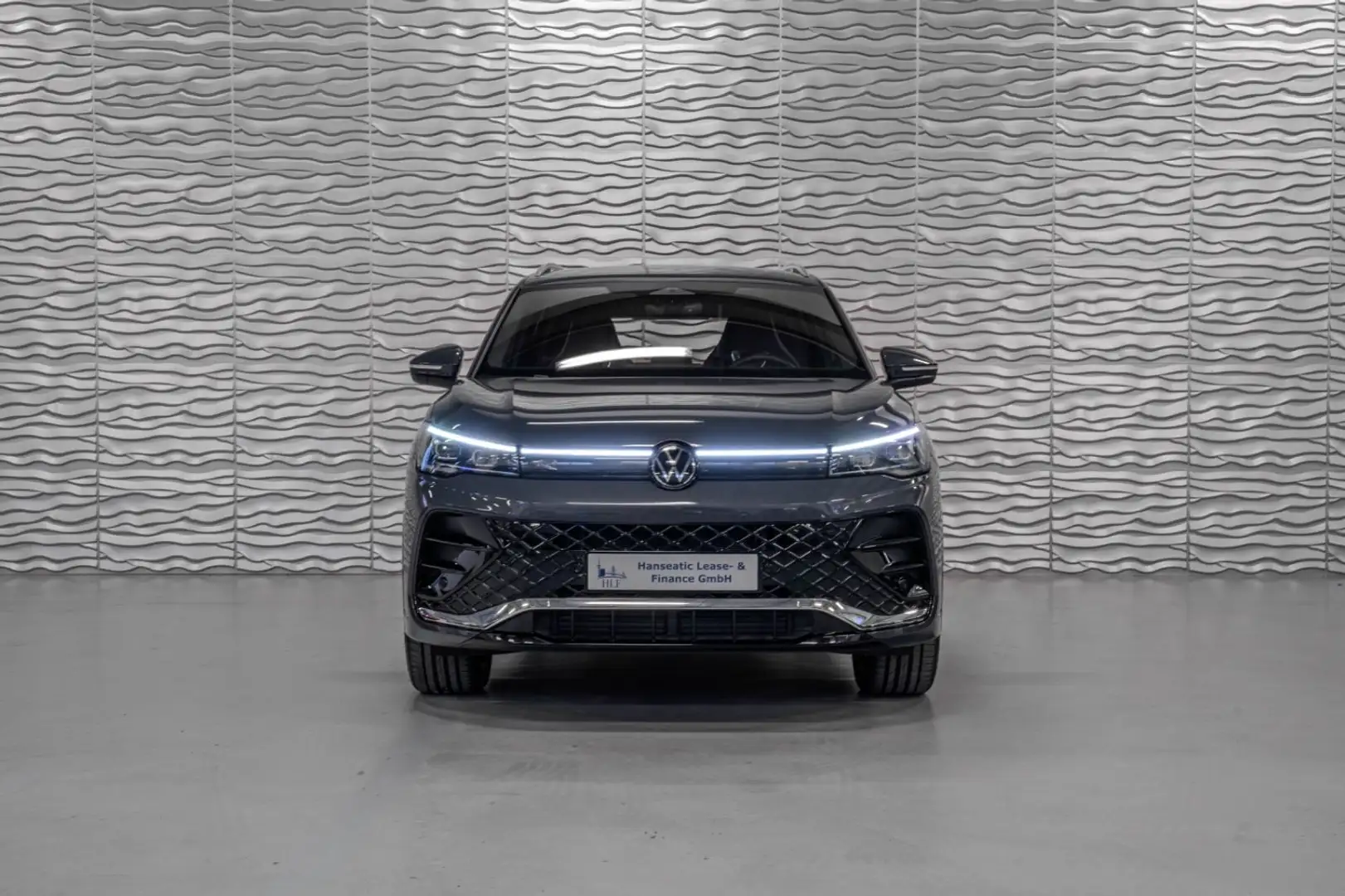 Volkswagen Tiguan 2.0 TDI 193PS*R-LINE*DSG*AHK*STANDH*2025* Grau - 2