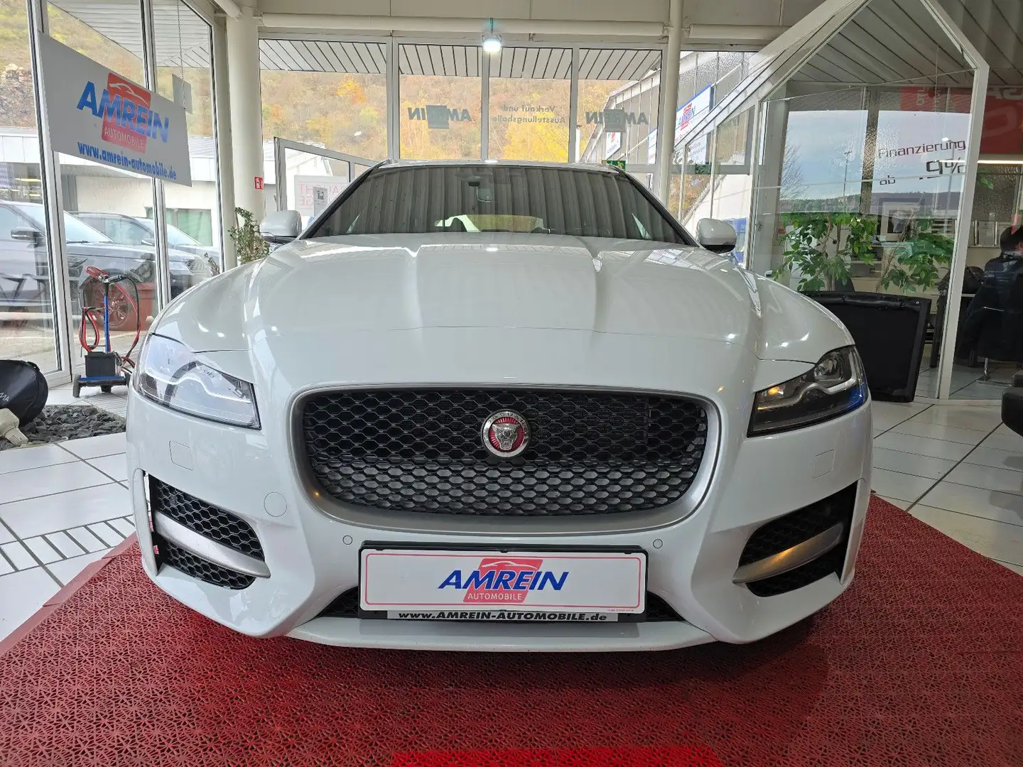 Jaguar XF Sportbrake R-Sport AWD+MERIDIAN+NAVI+KAMERA+ Белый - 2