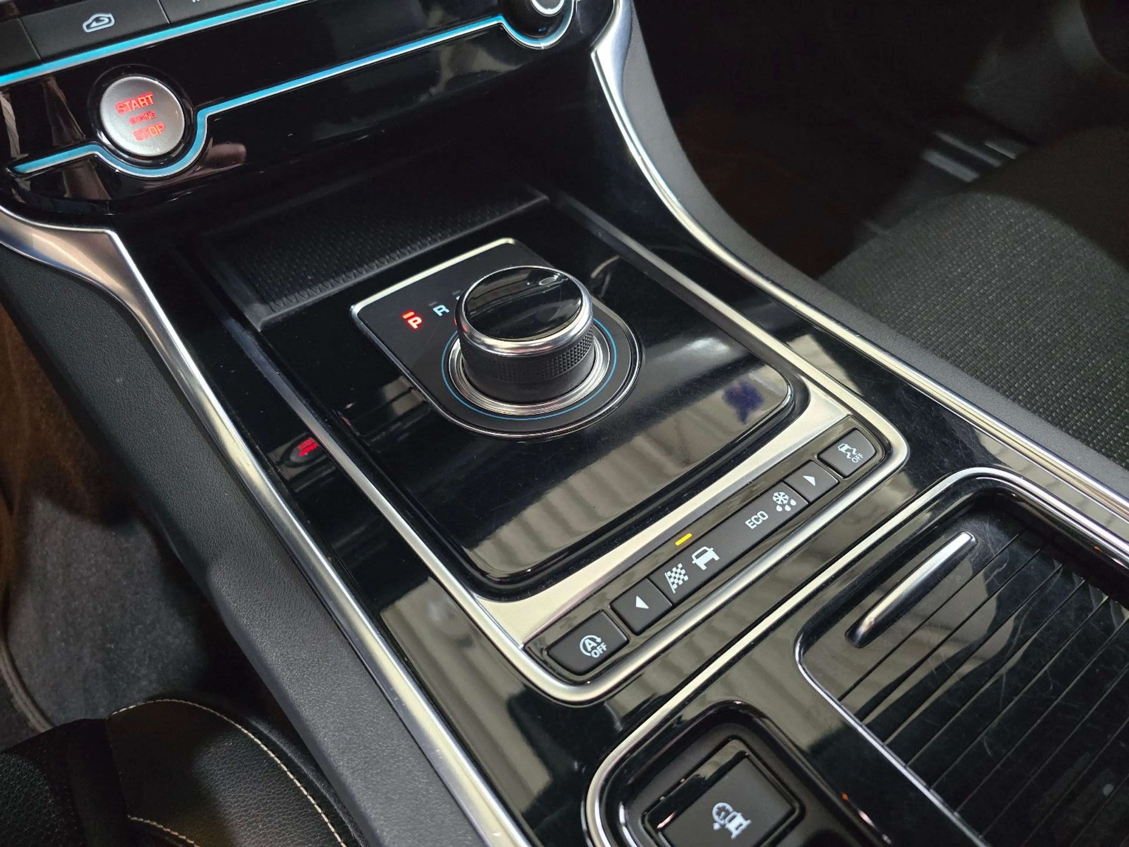Jaguar XF Sportbrake R-Sport AWD+MERIDIAN+NAVI+KAMERA+ — photo 14