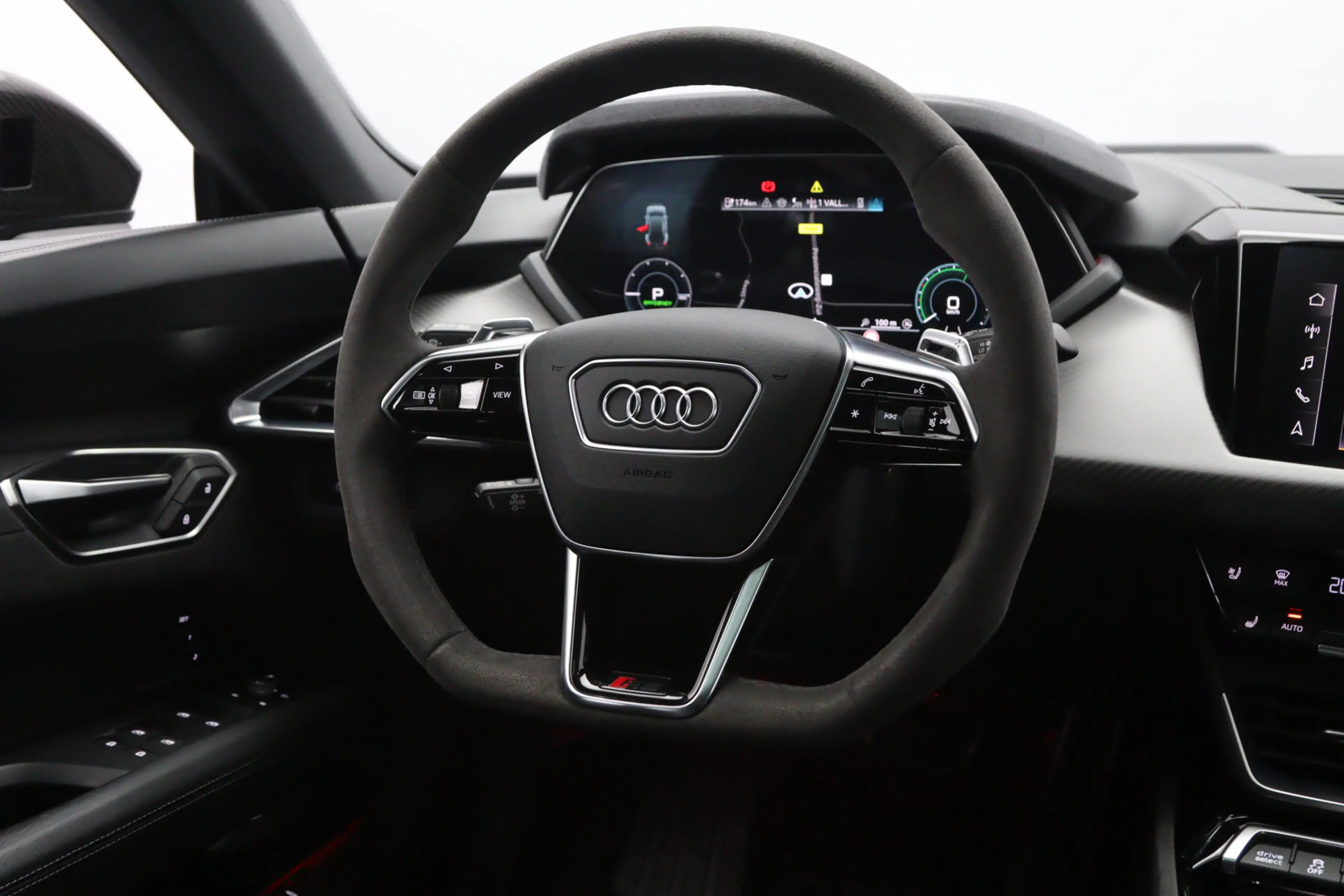 Audi RS e-tron GT 93 kWh 646 PK, SOH 92 %, 4-Wielsturing, Carbon-Pak — photo 22