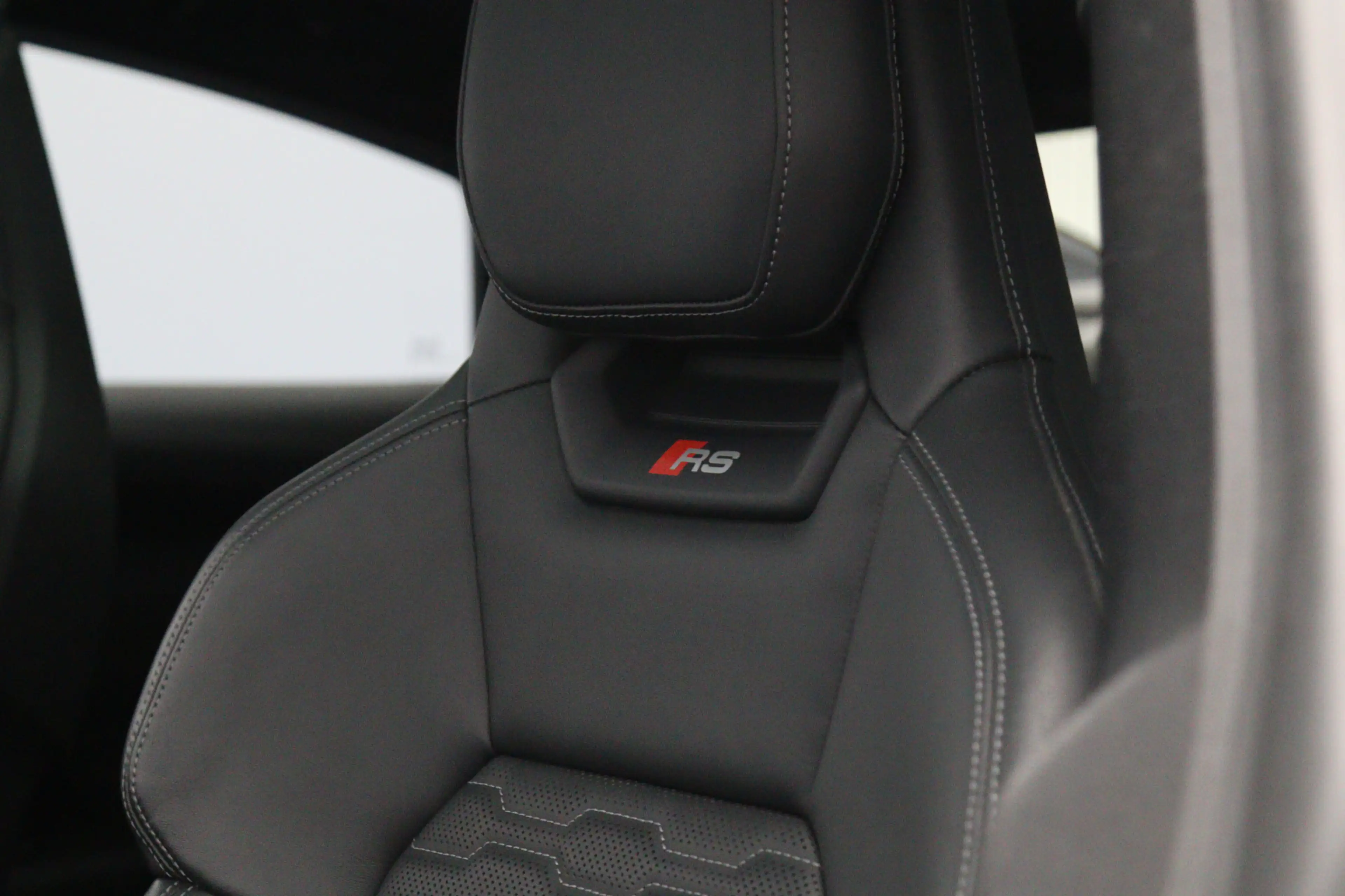 Audi RS e-tron GT 93 kWh 646 PK, SOH 92 %, 4-Wielsturing, Carbon-Pak — photo 27