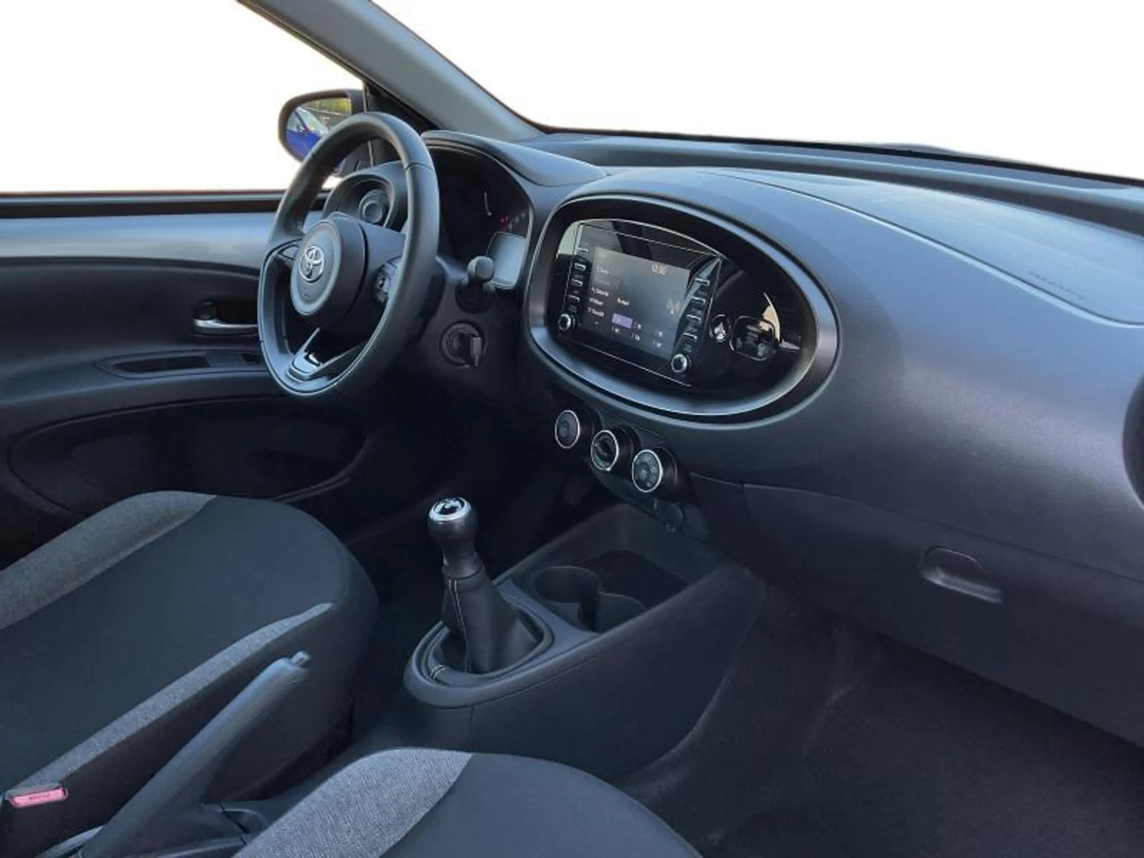 Toyota Aygo X Play — photo 6