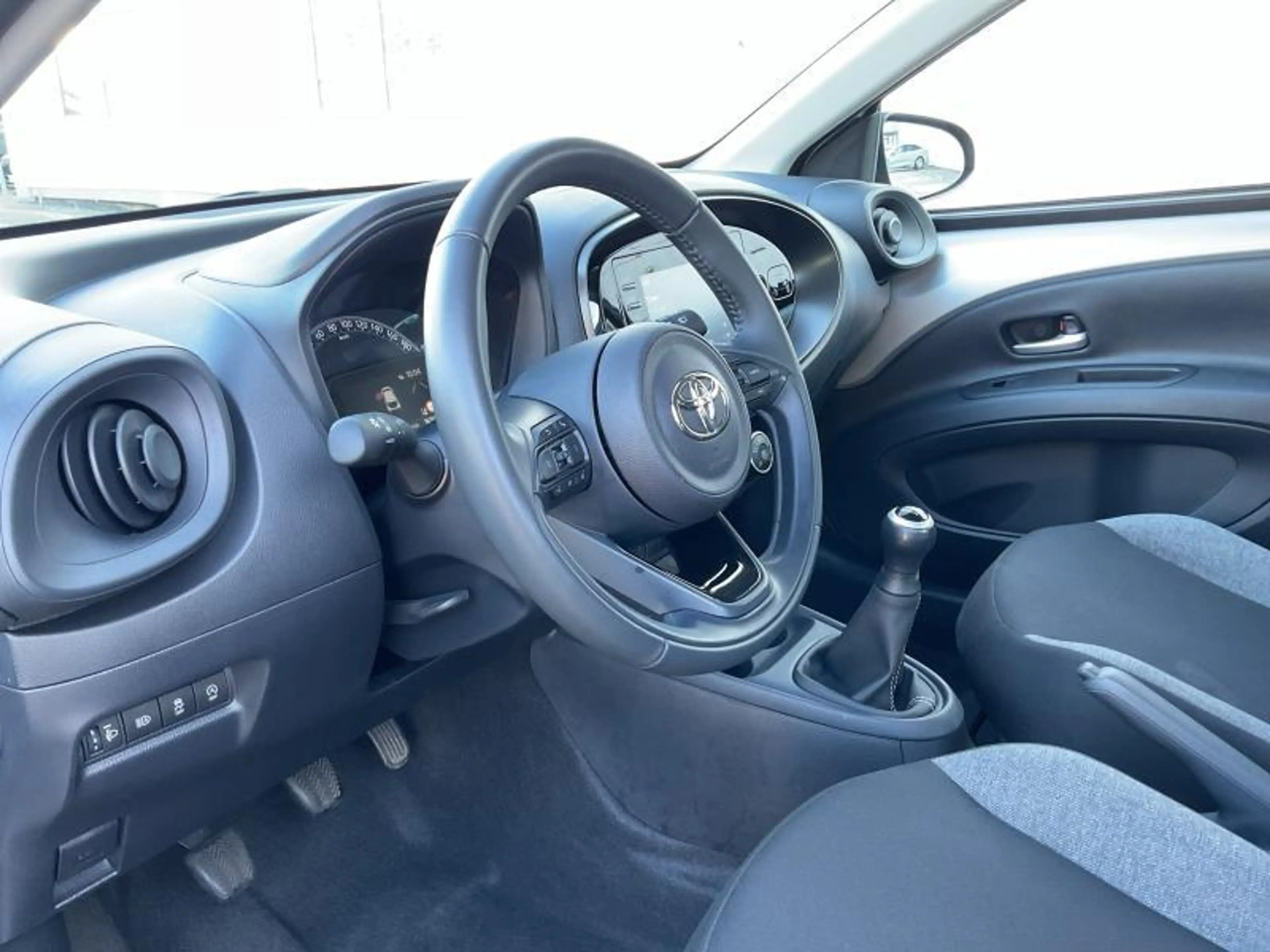 Toyota Aygo X Play — photo 18