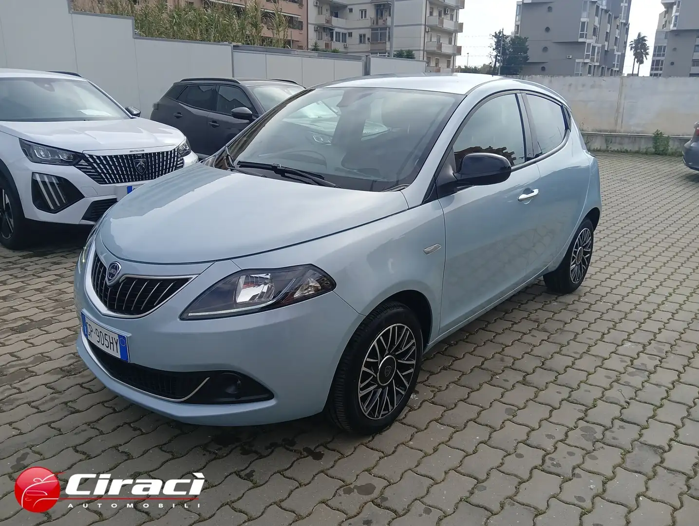 Lancia Ypsilon 1.0 FireFly 5 porte S&S Hybrid Platino Verde - 1