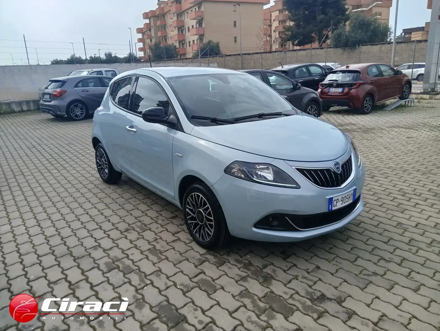 Lancia Ypsilon 1.0 FireFly 5 porte S&S Hybrid Platino Verde - 2