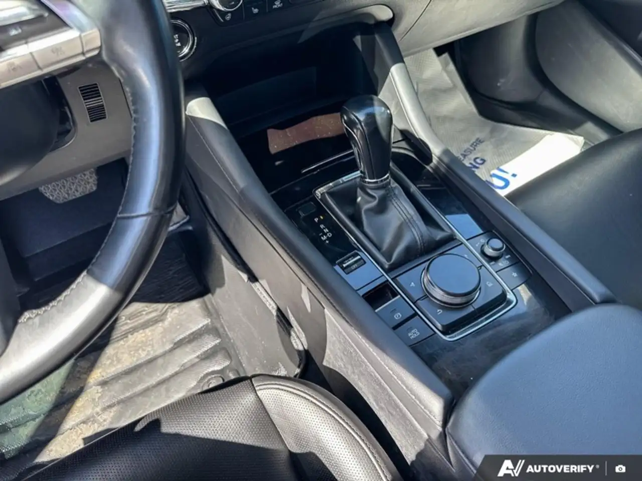 Mazda 3 снимка Mazda 3