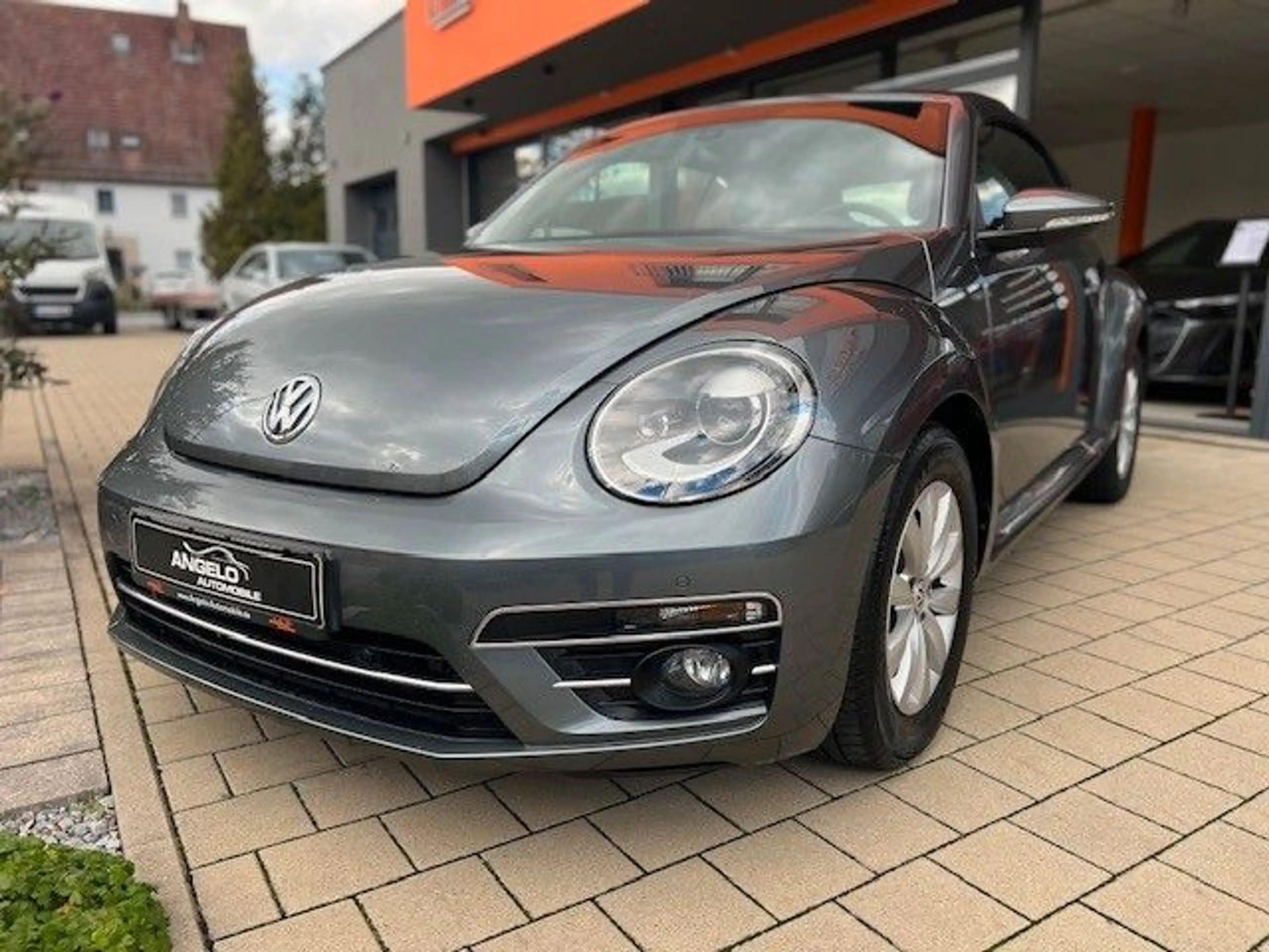 Volkswagen Beetle 1,4 TSI Cabriolet Design*Nur 23.800 KM*