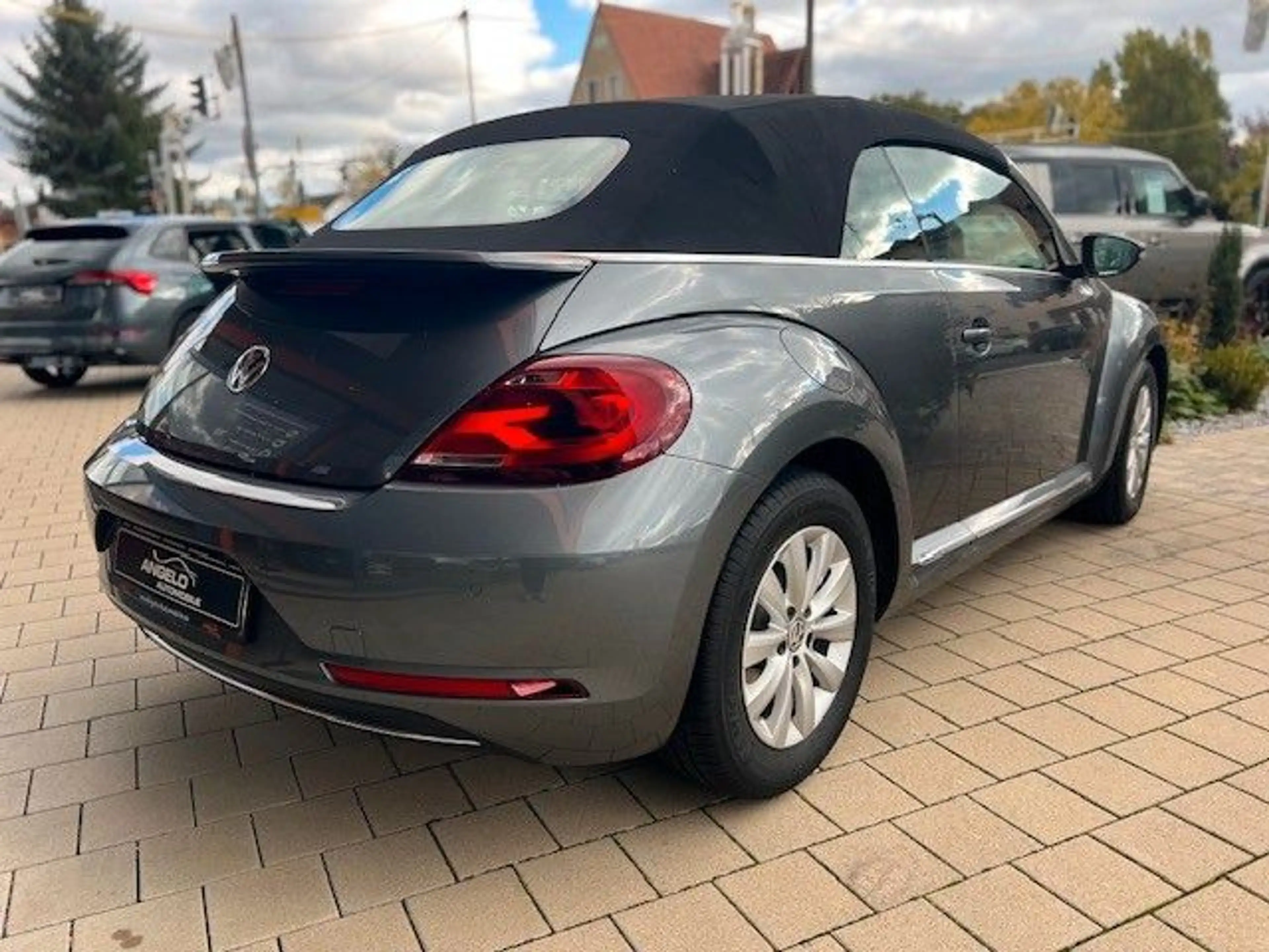 Volkswagen Beetle 1,4 TSI Cabriolet Design*Nur 23.800 KM* — photo 6