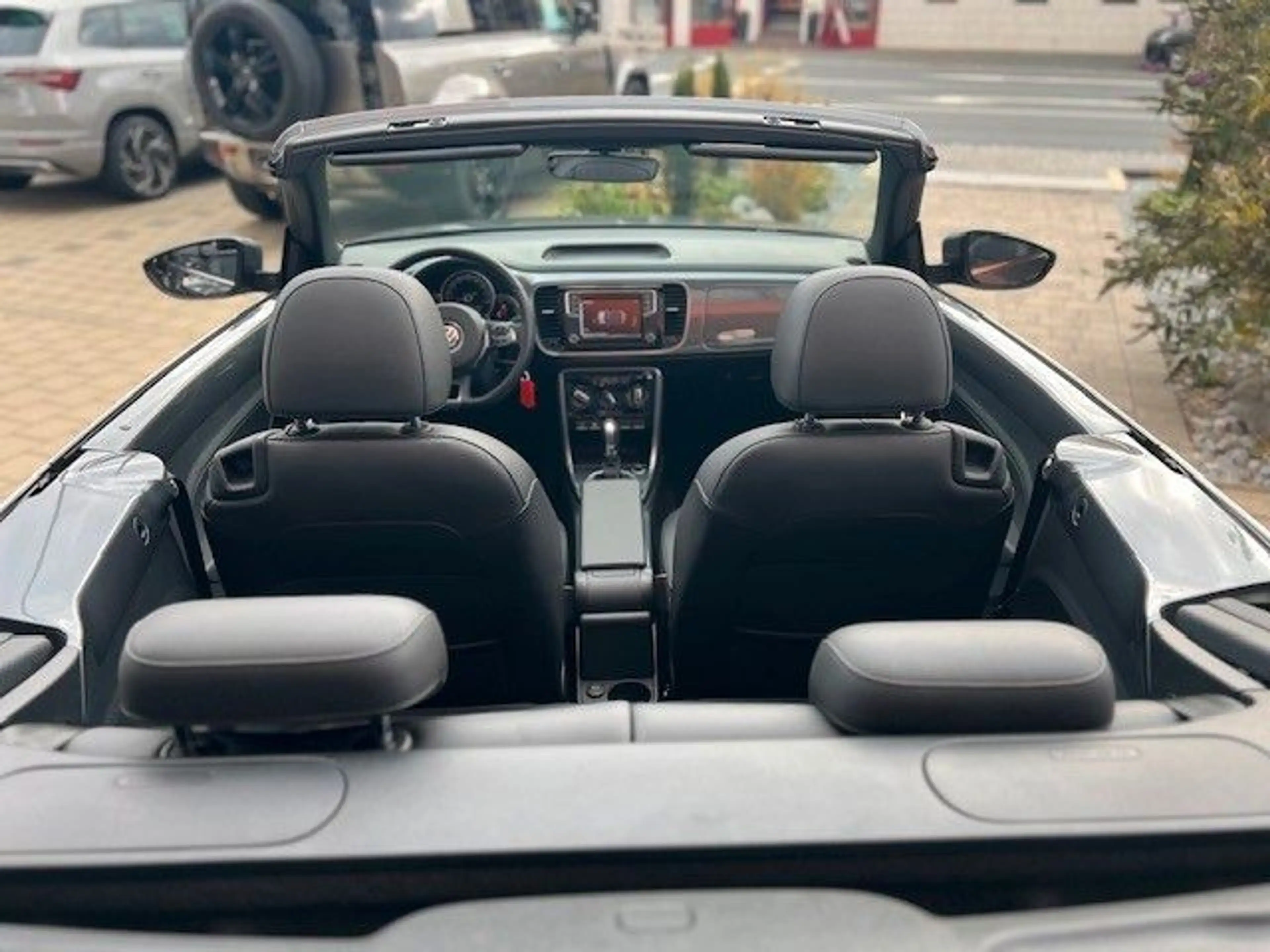 Volkswagen Beetle 1,4 TSI Cabriolet Design*Nur 23.800 KM* — photo 13
