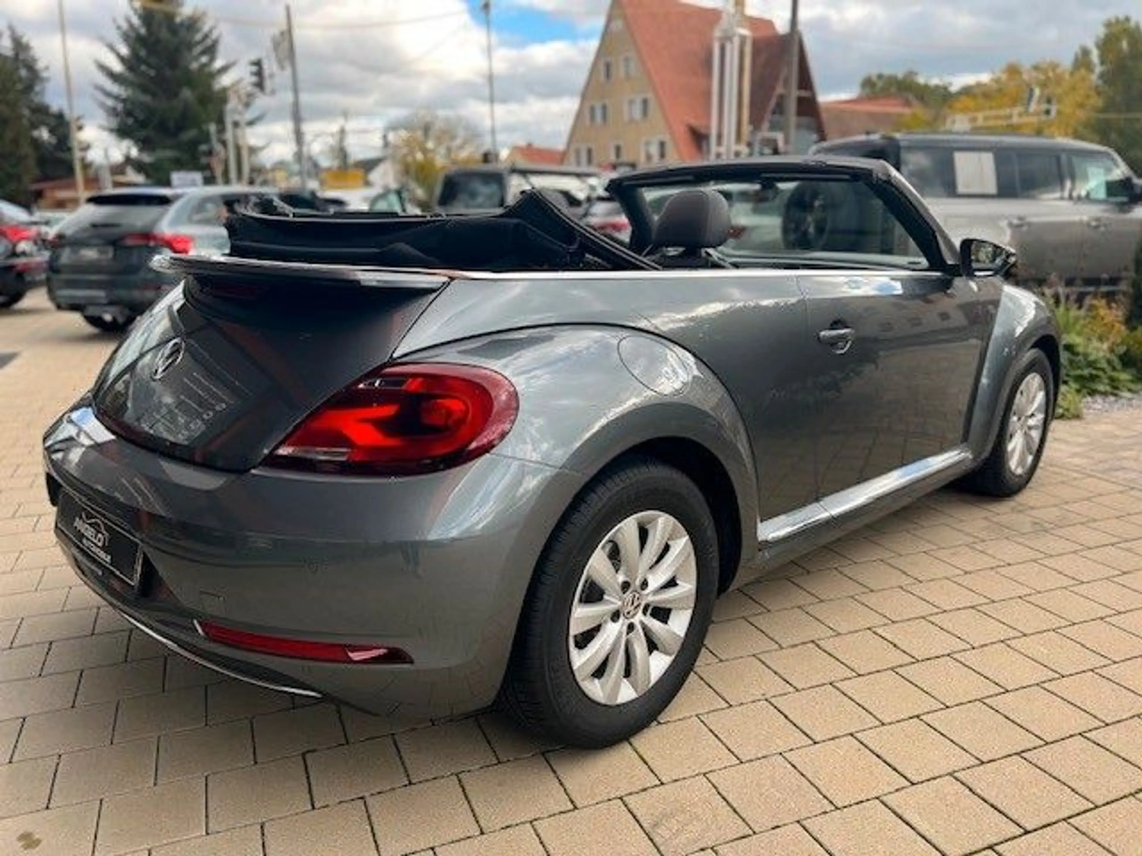 Volkswagen Beetle 1,4 TSI Cabriolet Design*Nur 23.800 KM* — photo 11