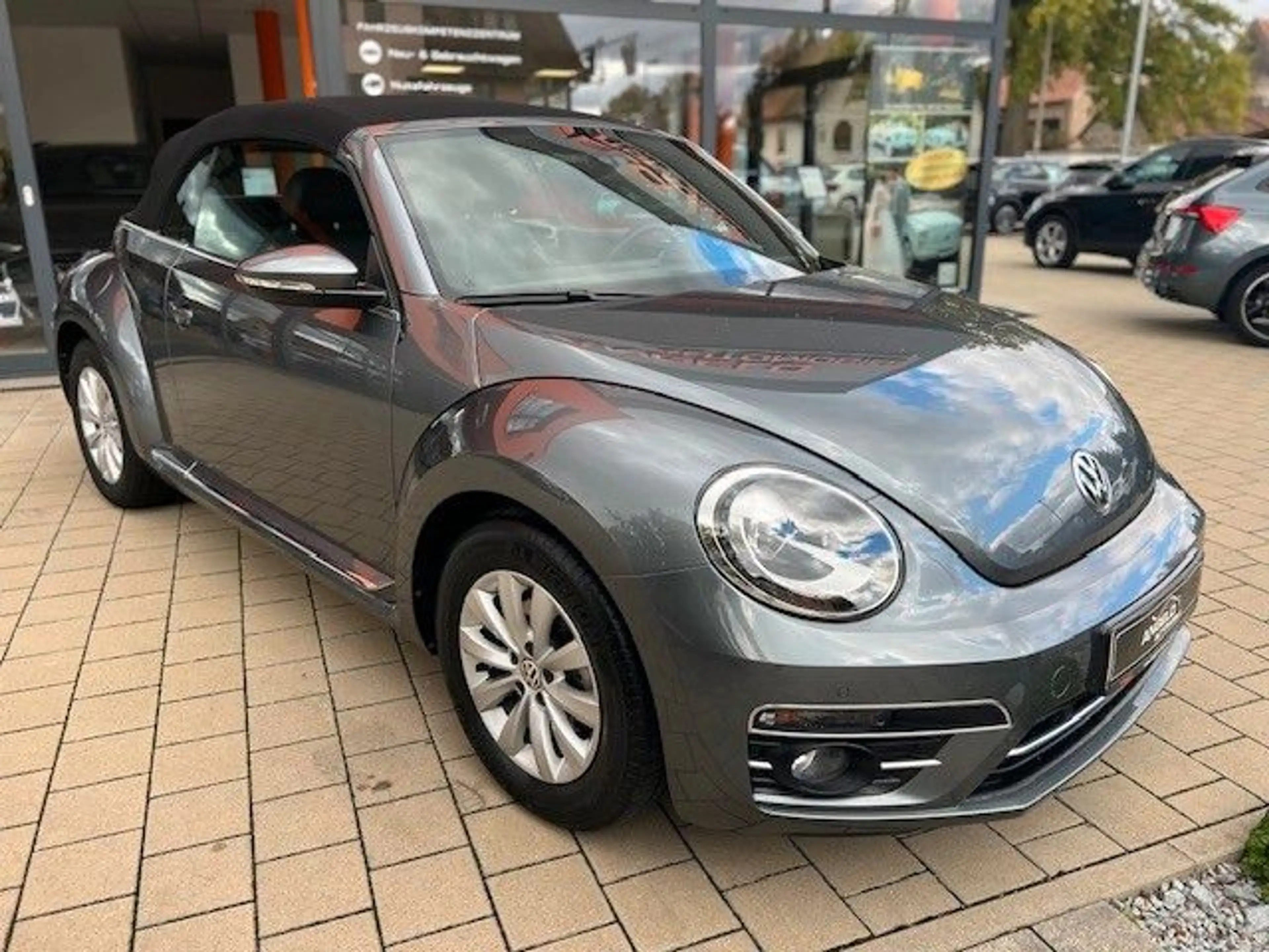Volkswagen Beetle 1,4 TSI Cabriolet Design*Nur 23.800 KM* — photo 8
