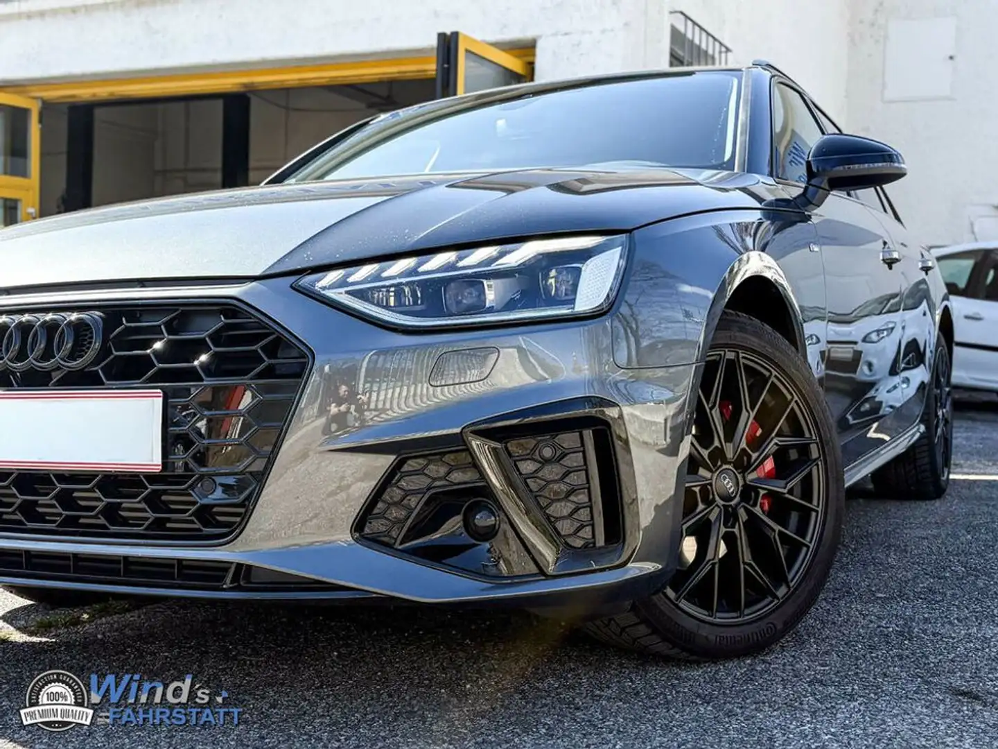 Audi A4 40 TFSI quattro S line Grau - 2