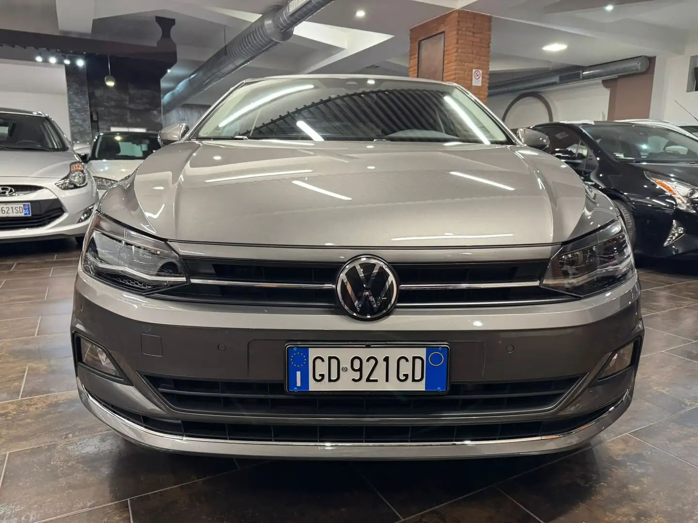 Volkswagen Polo Polo VI 2017 5p 1.0 tsi Highline 95cv Gris - 2