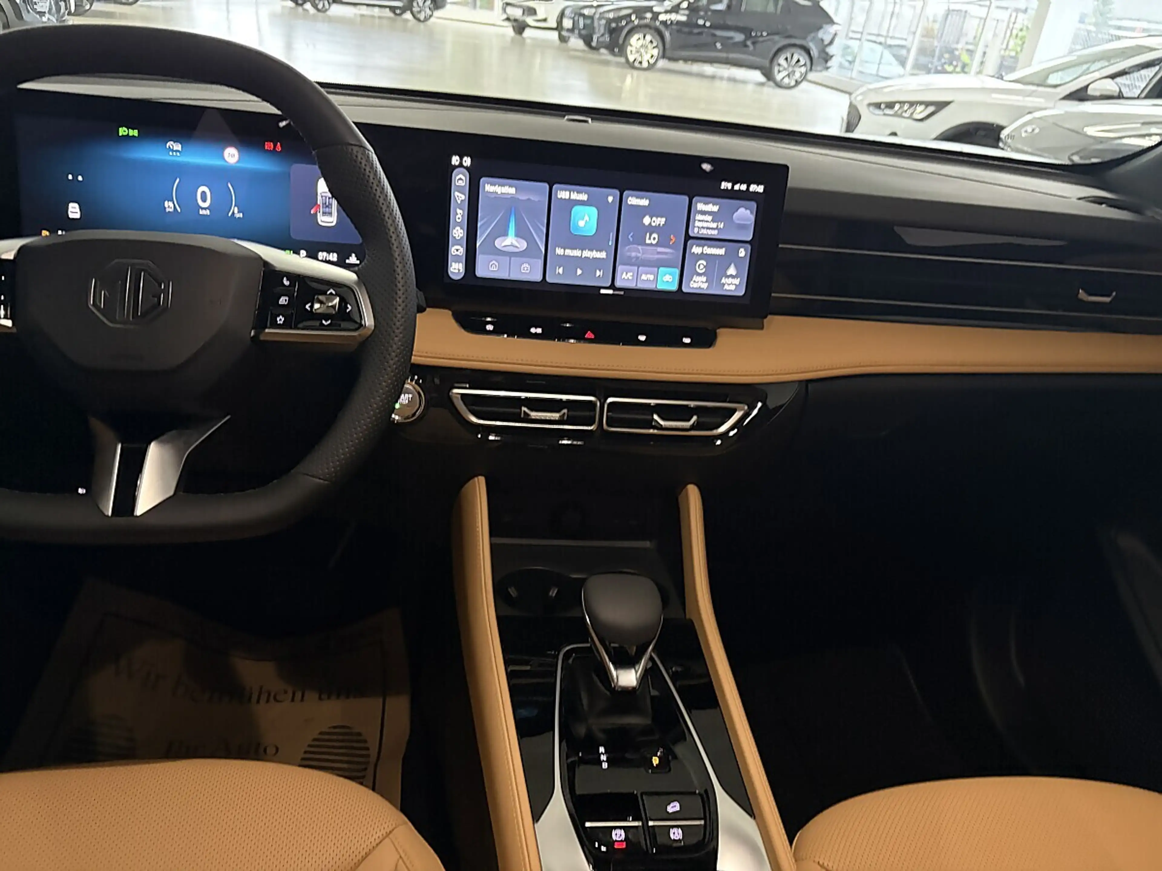 MG HS Plug-In Hybrid Luxury PHEV *Winterräder Gratis* — photo 14