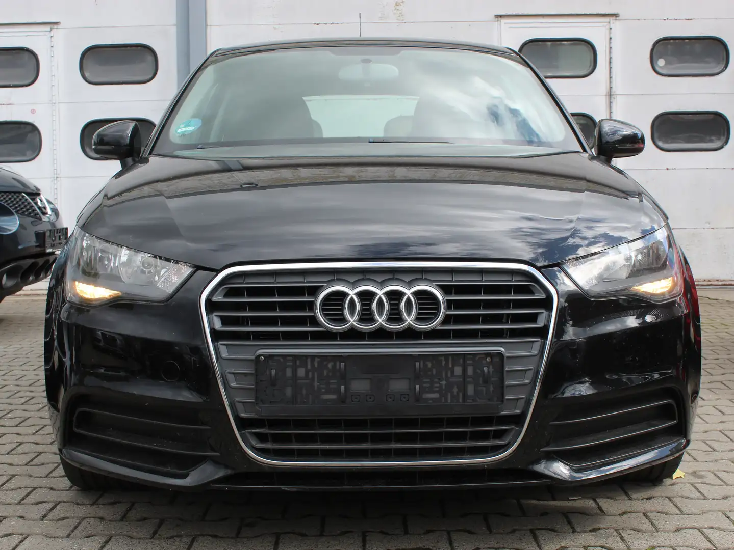 Audi A1 attraction Schwarz - 2