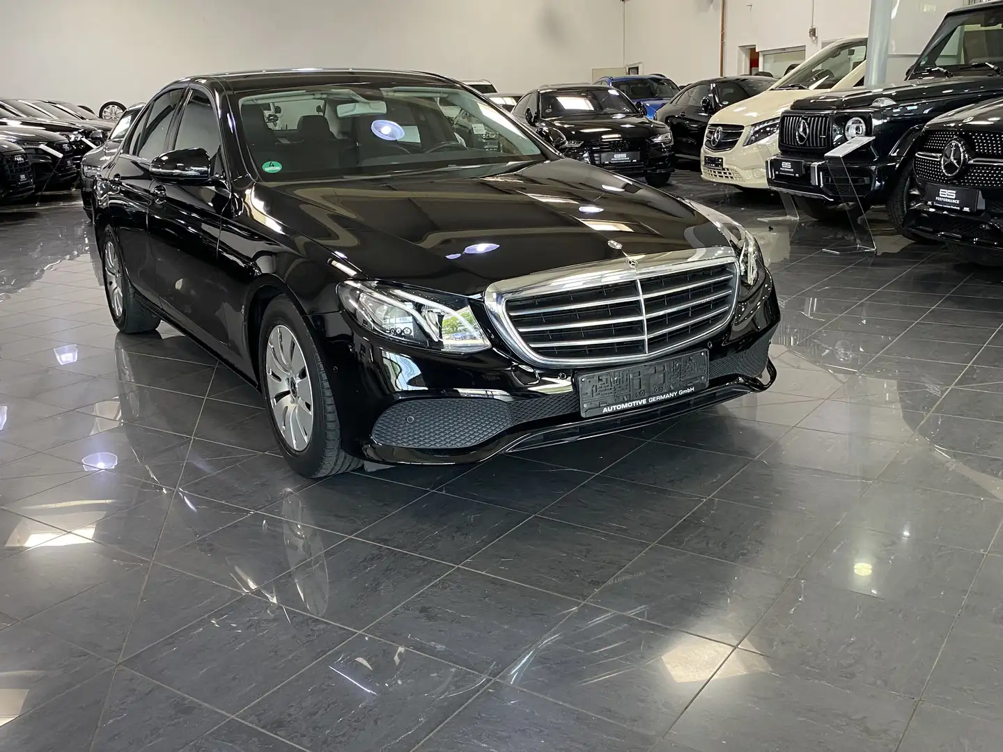 Mercedes-Benz E 200 E 200 d *Rückfahrkamera Černá - 2