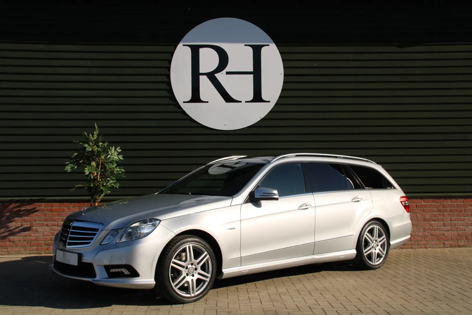 Mercedes-Benz E 350 Estate CDI 4-Matic Automaat AMG Sportpakket - Youn Zilver - 1