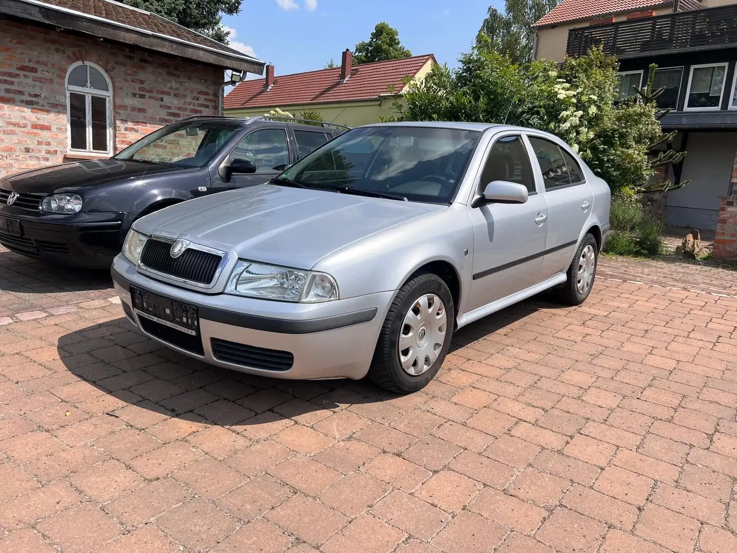 Skoda Octavia Lim. Tour 1.6 Klima Zahnriemen Neu 1. Hd Plateado - 1