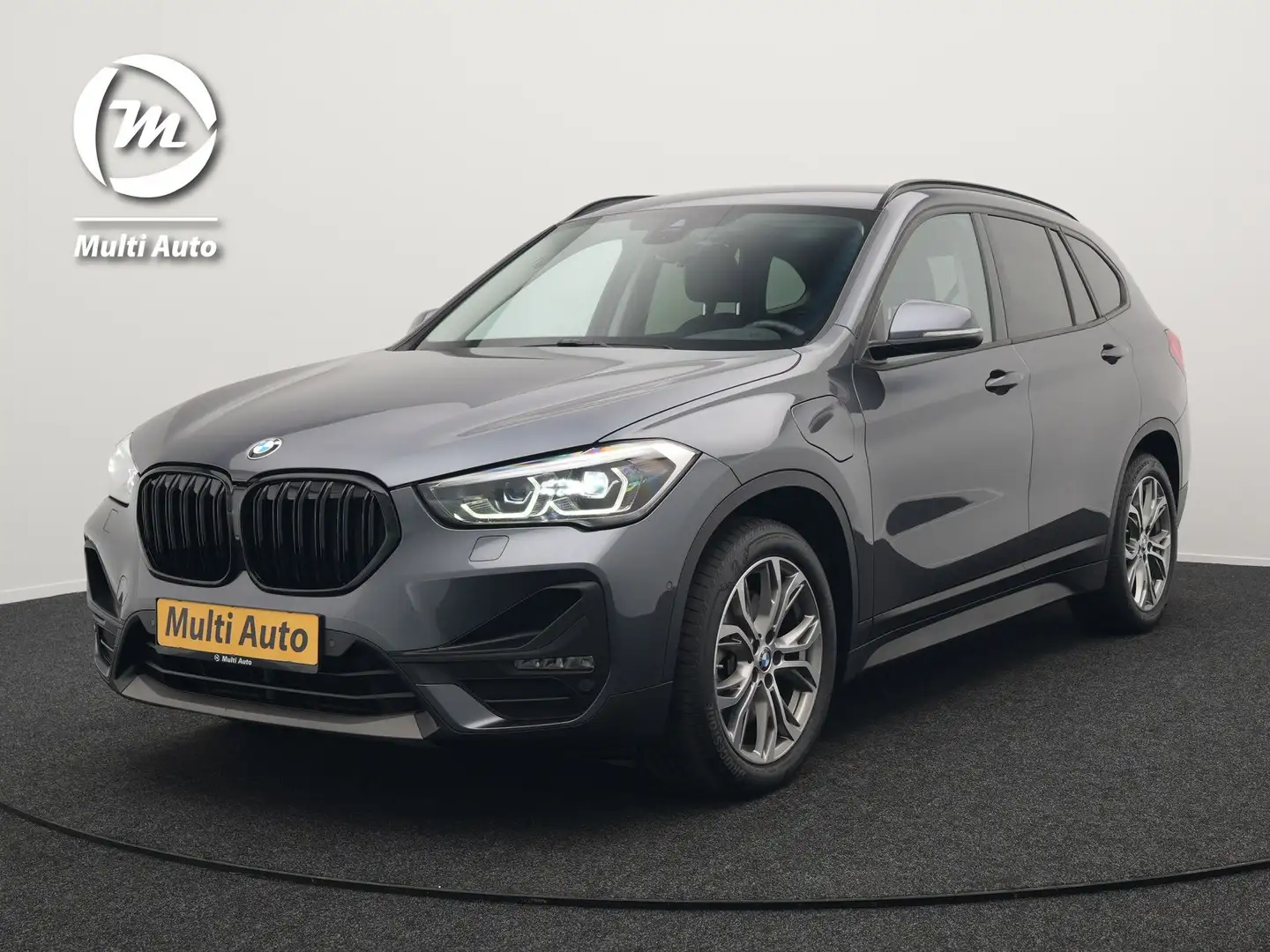BMW X1 xDrive25e Executive Plug In Hybrid 221pk PHEV | Cr Zwart - 1