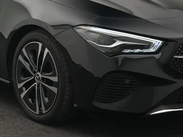 Mercedes-Benz Cla view 9