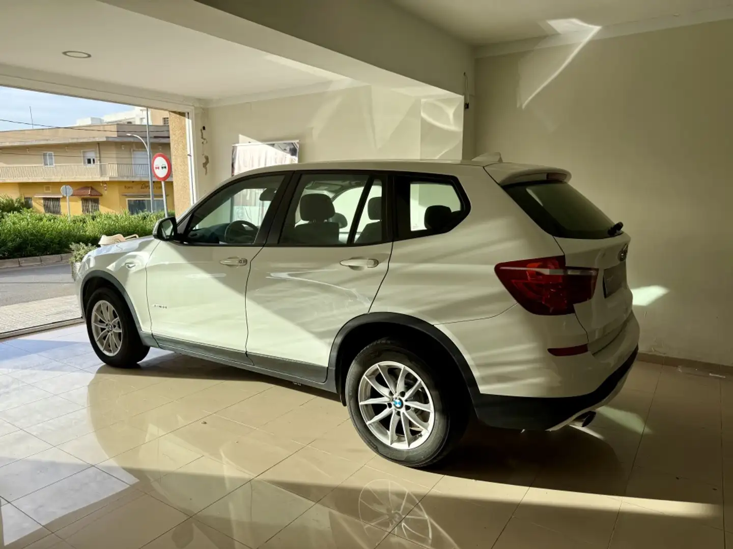 BMW X3 sDrive 18d Wit - 2
