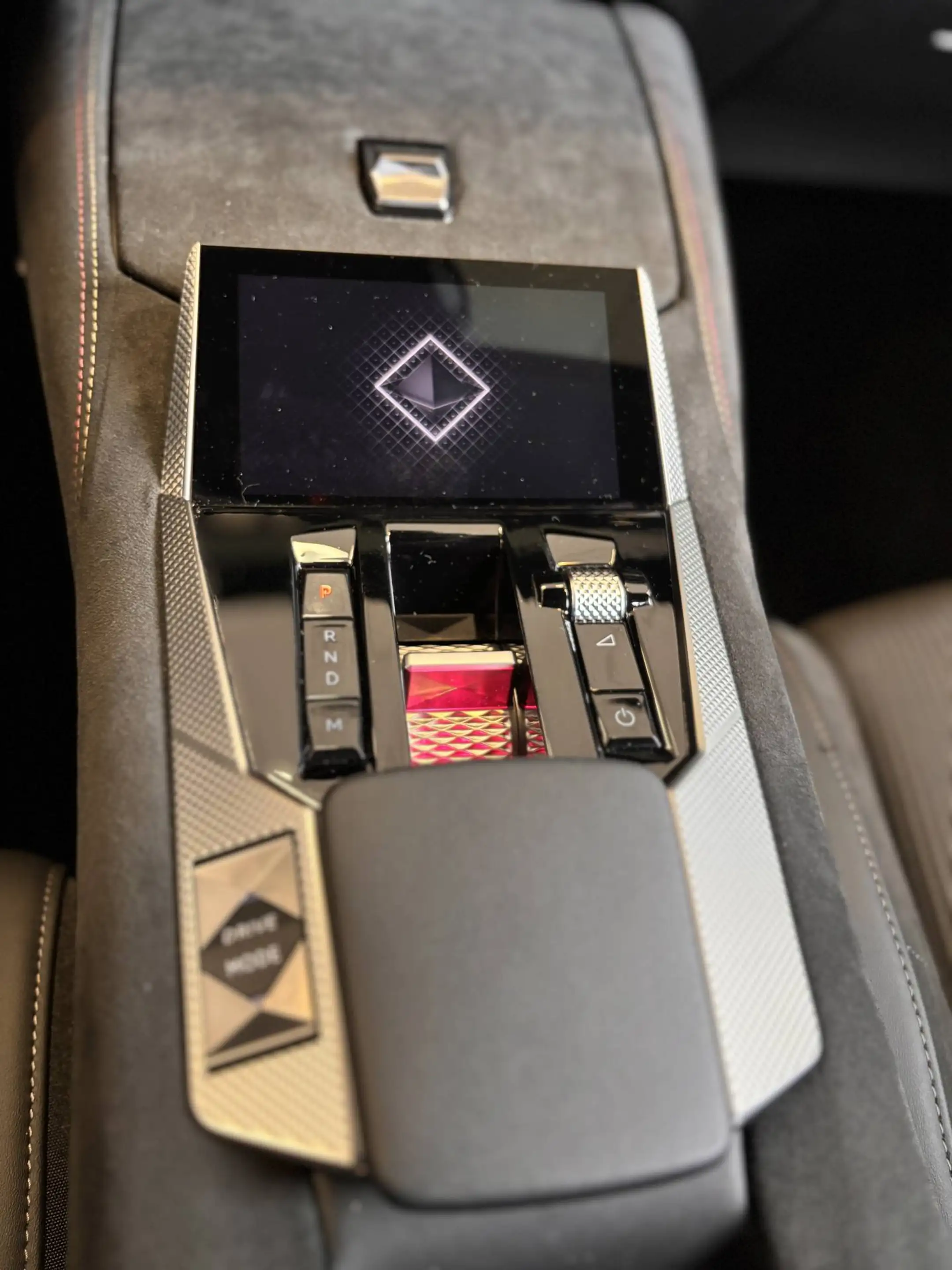 DS Automobiles DS 4 1.2 PureTech Performance Line * CARPLAY * NAVI * A — photo 48