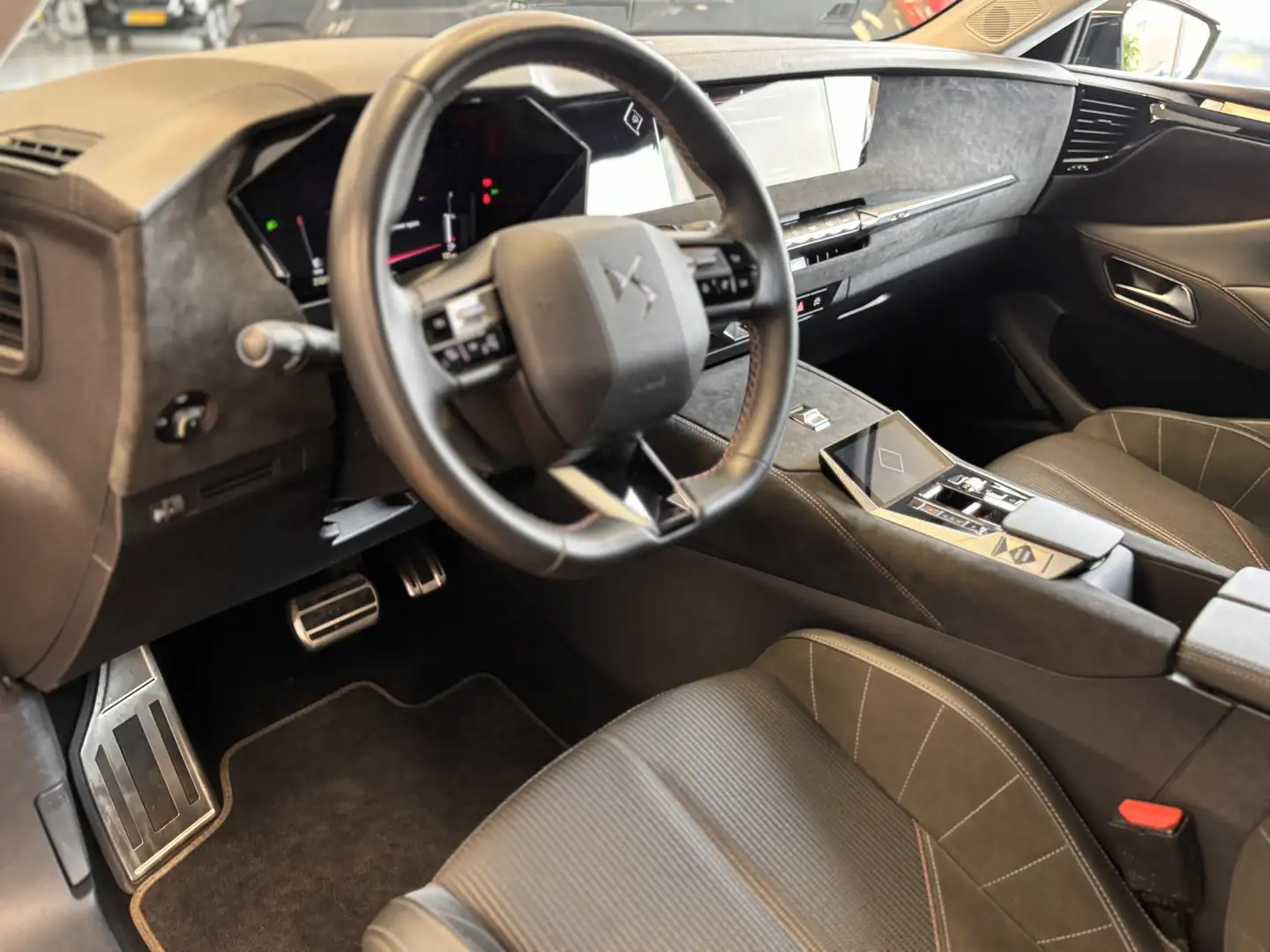 DS Automobiles DS 4 1.2 PureTech Performance Line * CARPLAY * NAVI * A Grau - 2