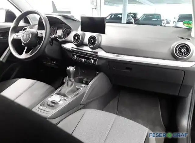 Audi Q2 view 7