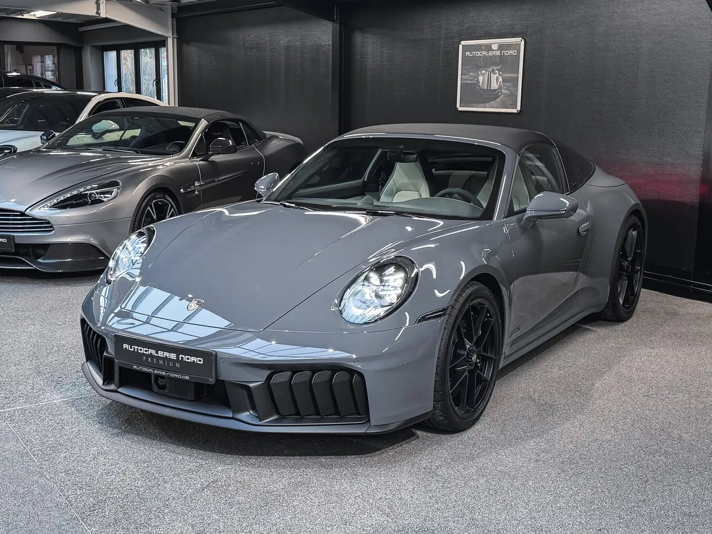 Porsche 992 911 Targa 4 GTS  ACC+HD-Matrix+Carbon+ Grau - 2